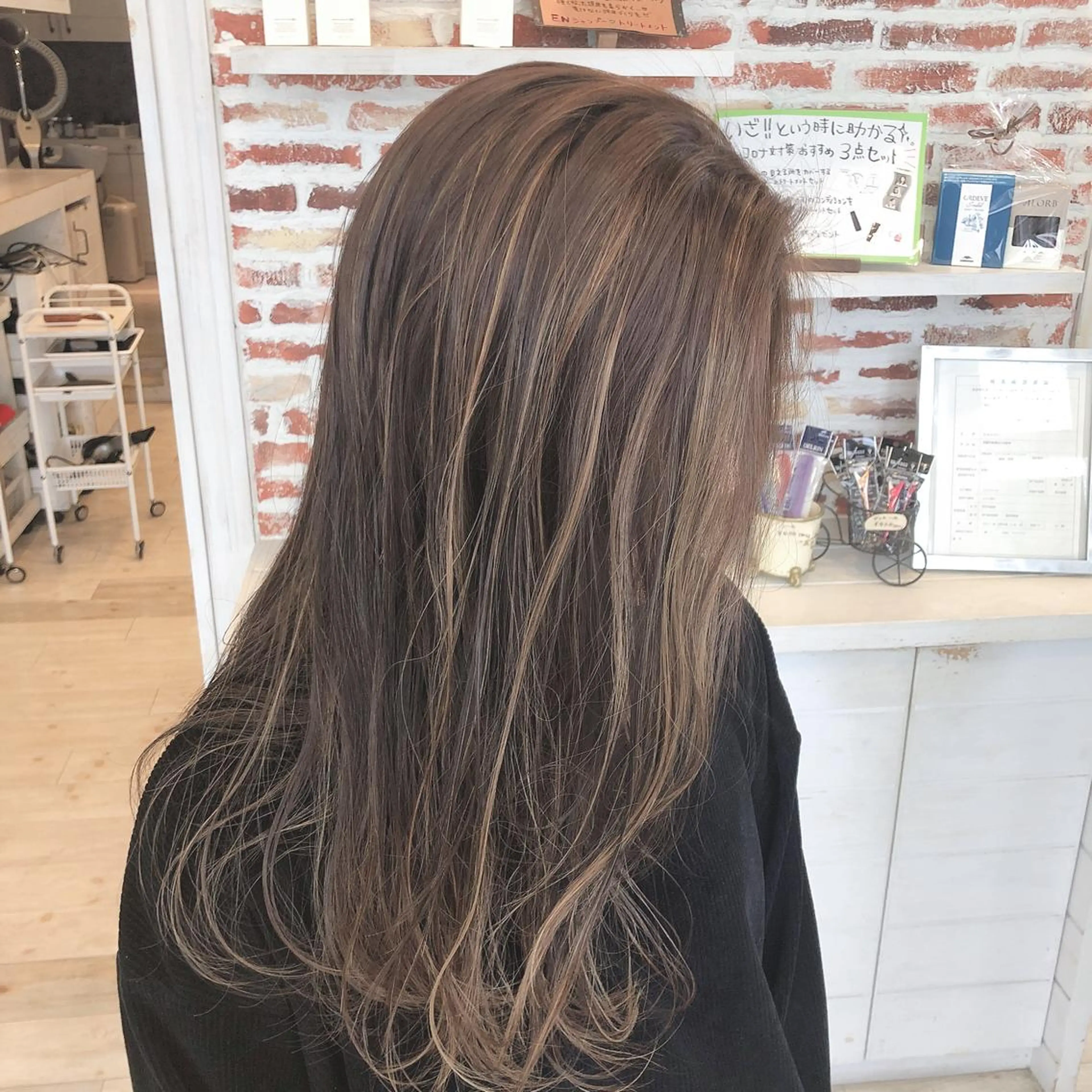 ロング カラー ベージュカラー ハイライトカラー ハイライト 東恩納 誠のヘアスタイル