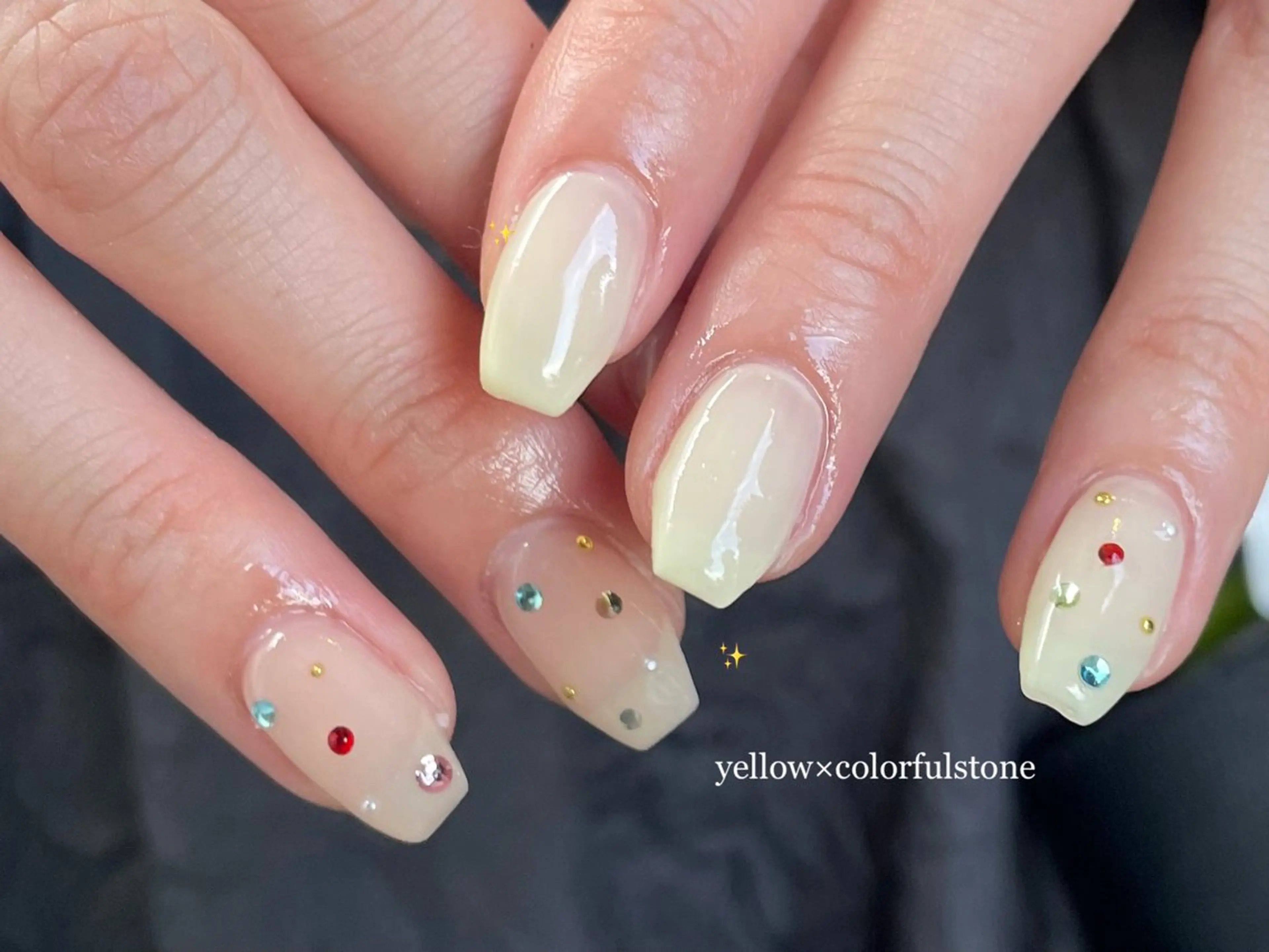 ネイル カジュアル 春ネイル 黄色 🤍One MISAKI🤍のネイルデザイン