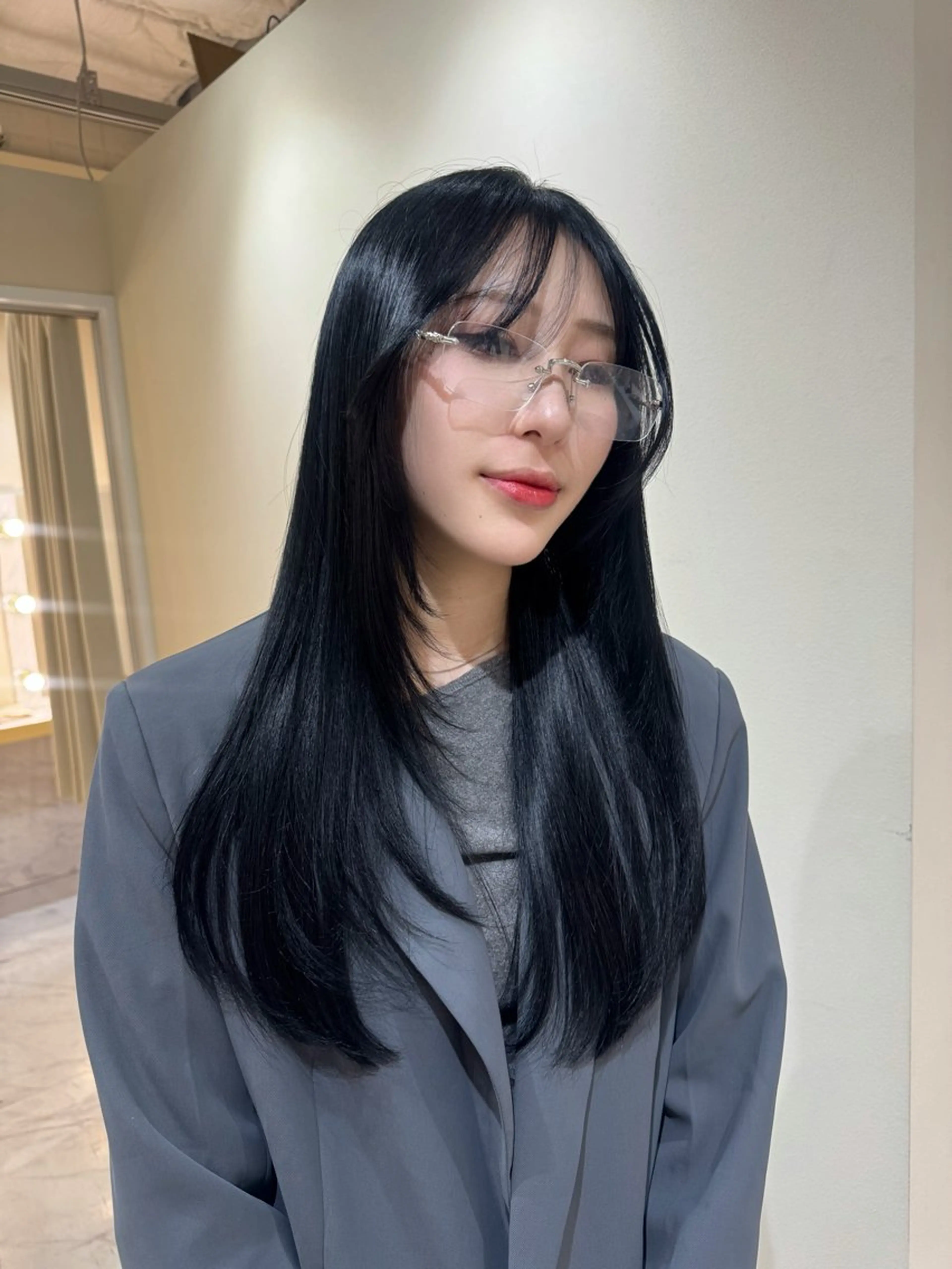 ロング カラー ヘアアレンジ 黒髪 ブルーカラー ブルーブラック 透明感カラー 髪質改善 カット トリートメント レイヤーカット🤍 RINAのヘアスタイル