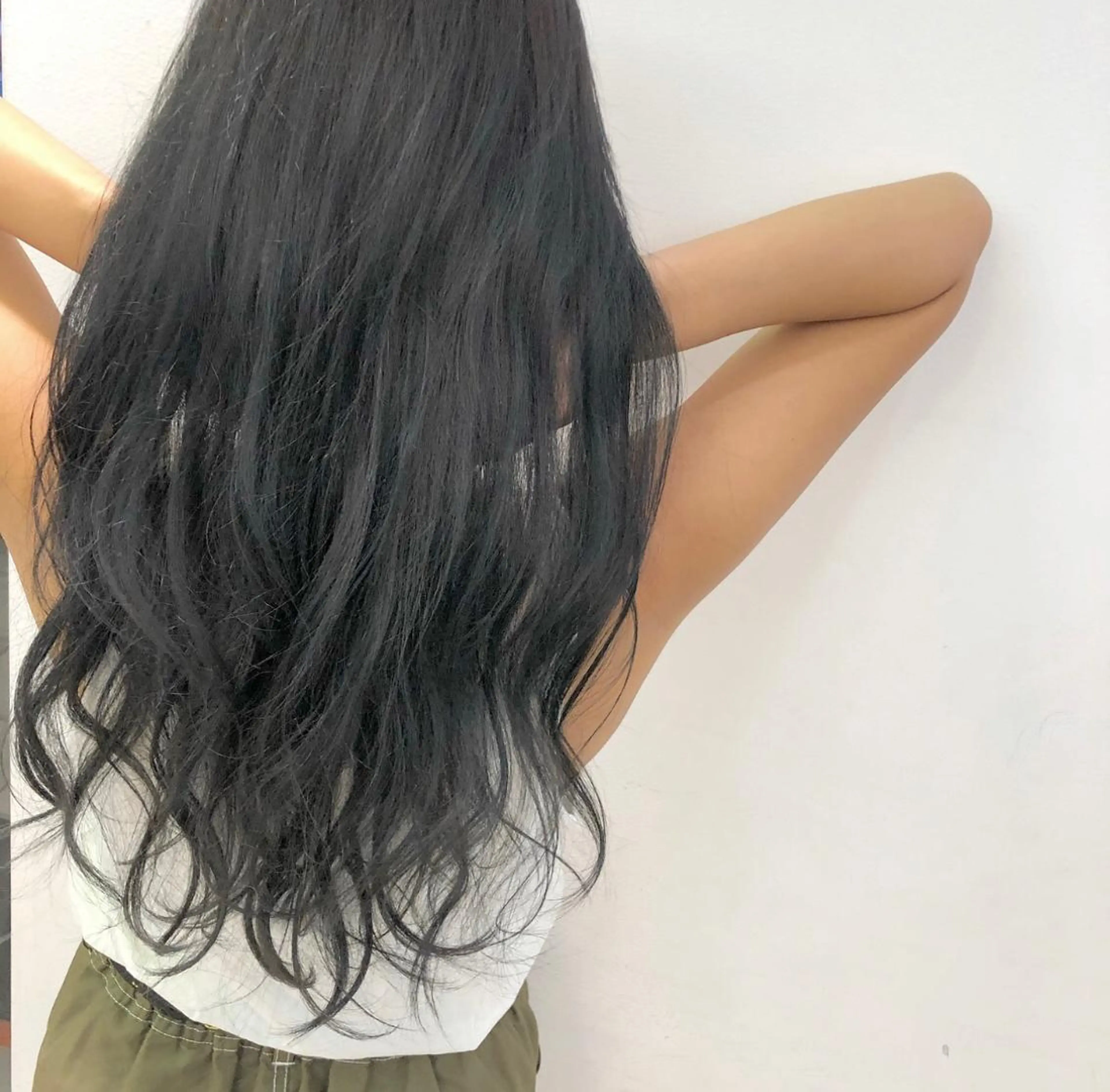 ロング カラー 渡邊 唯のヘアスタイル