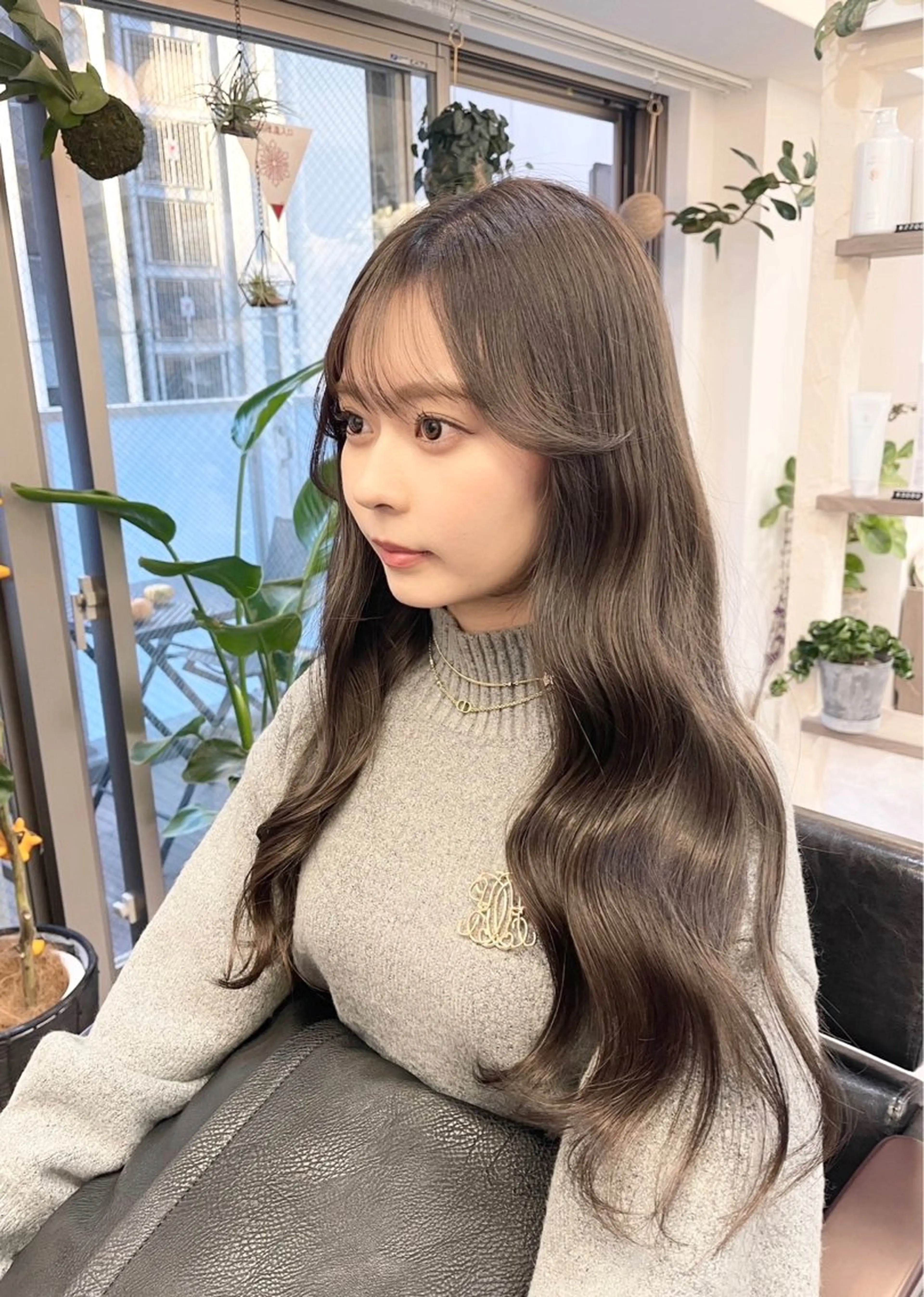 ロング カラー グレージュ 髪質改善で 憧れの潤艶美髪にのヘアスタイル