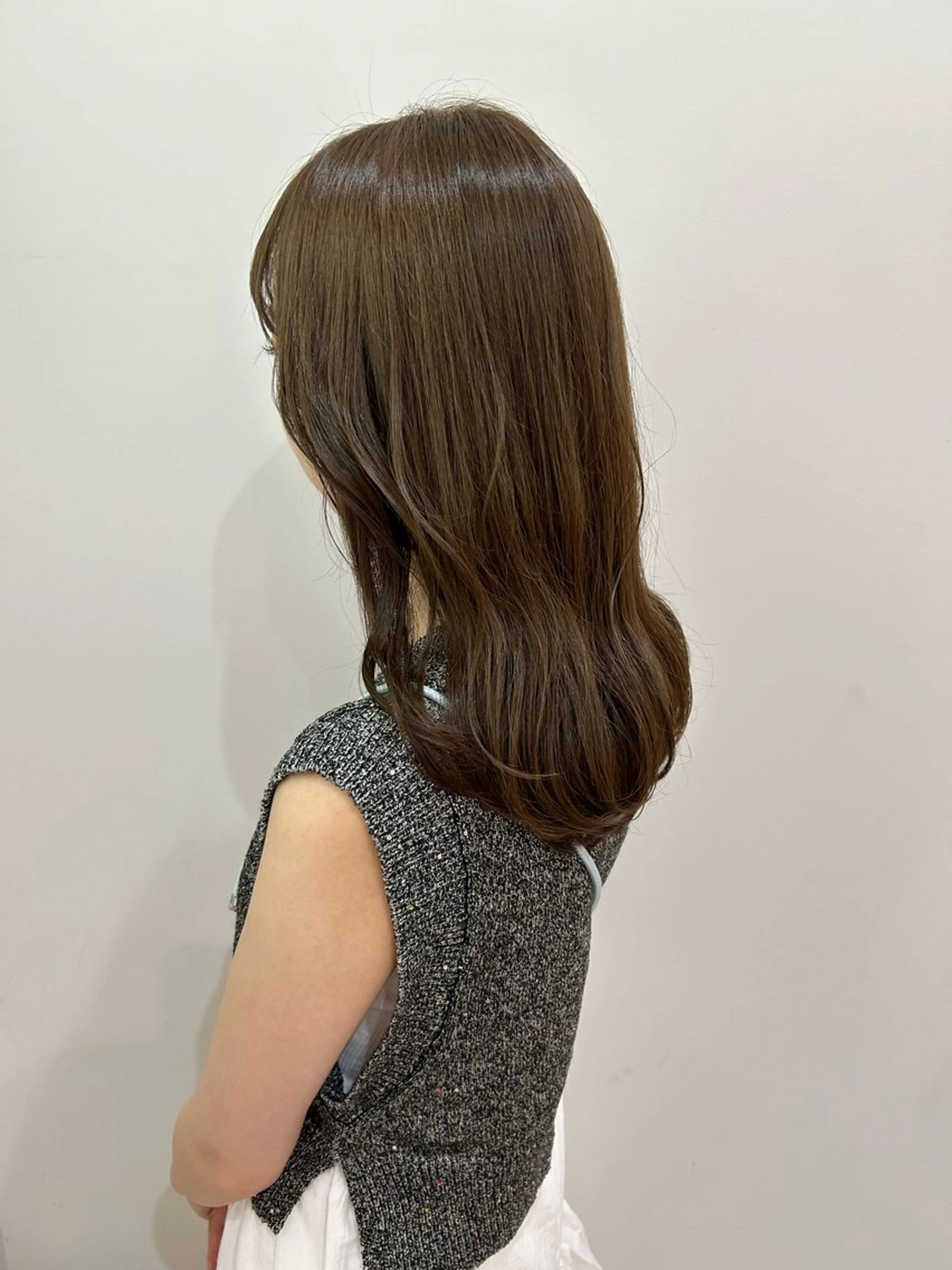 セミロング カラー ベージュカラー オリーブベージュ カット ヘアカラー ボブレイヤー/ カラー診断/Amiのヘアスタイル