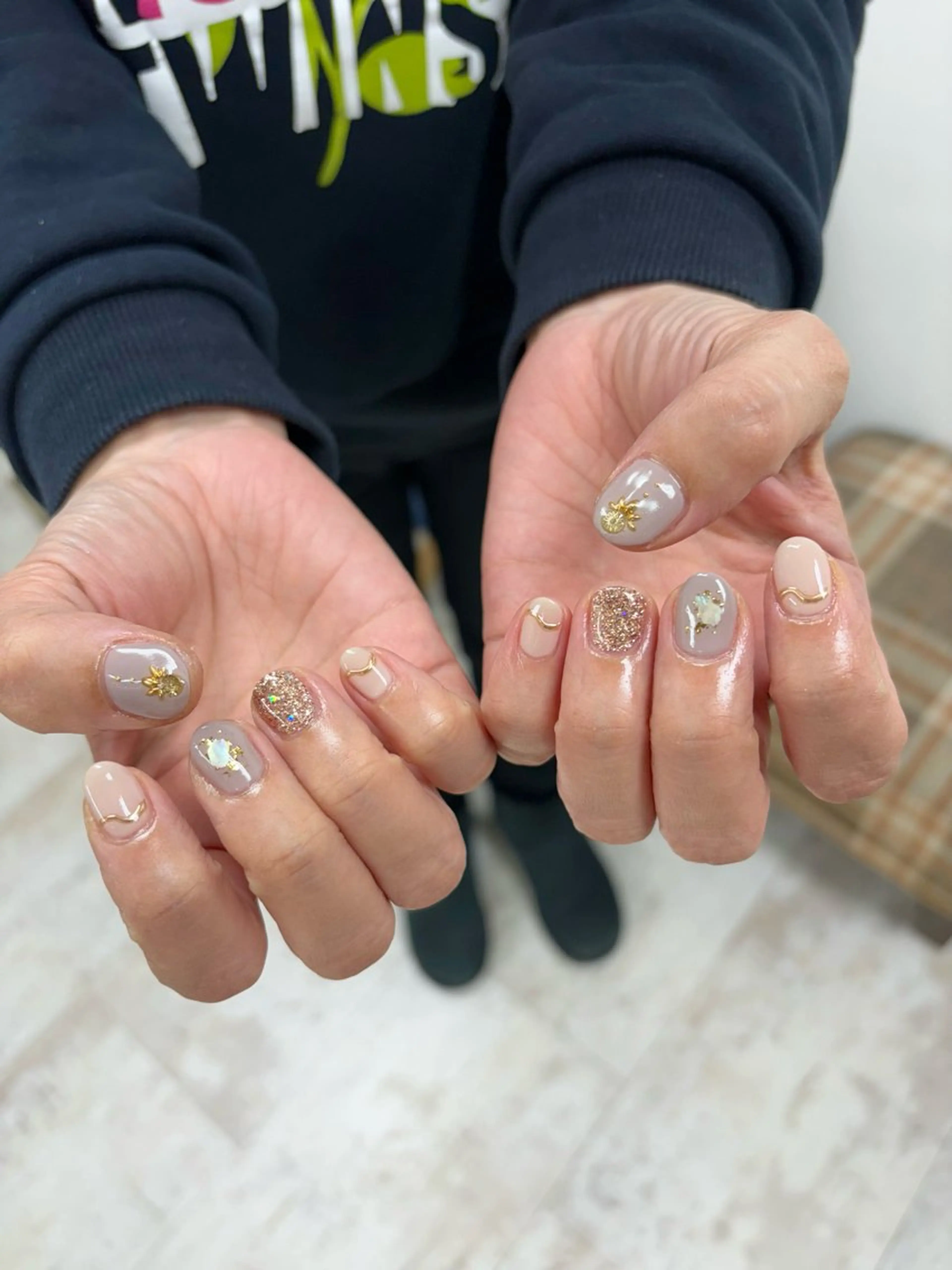 ネイル 吉田 里菜のネイルデザイン