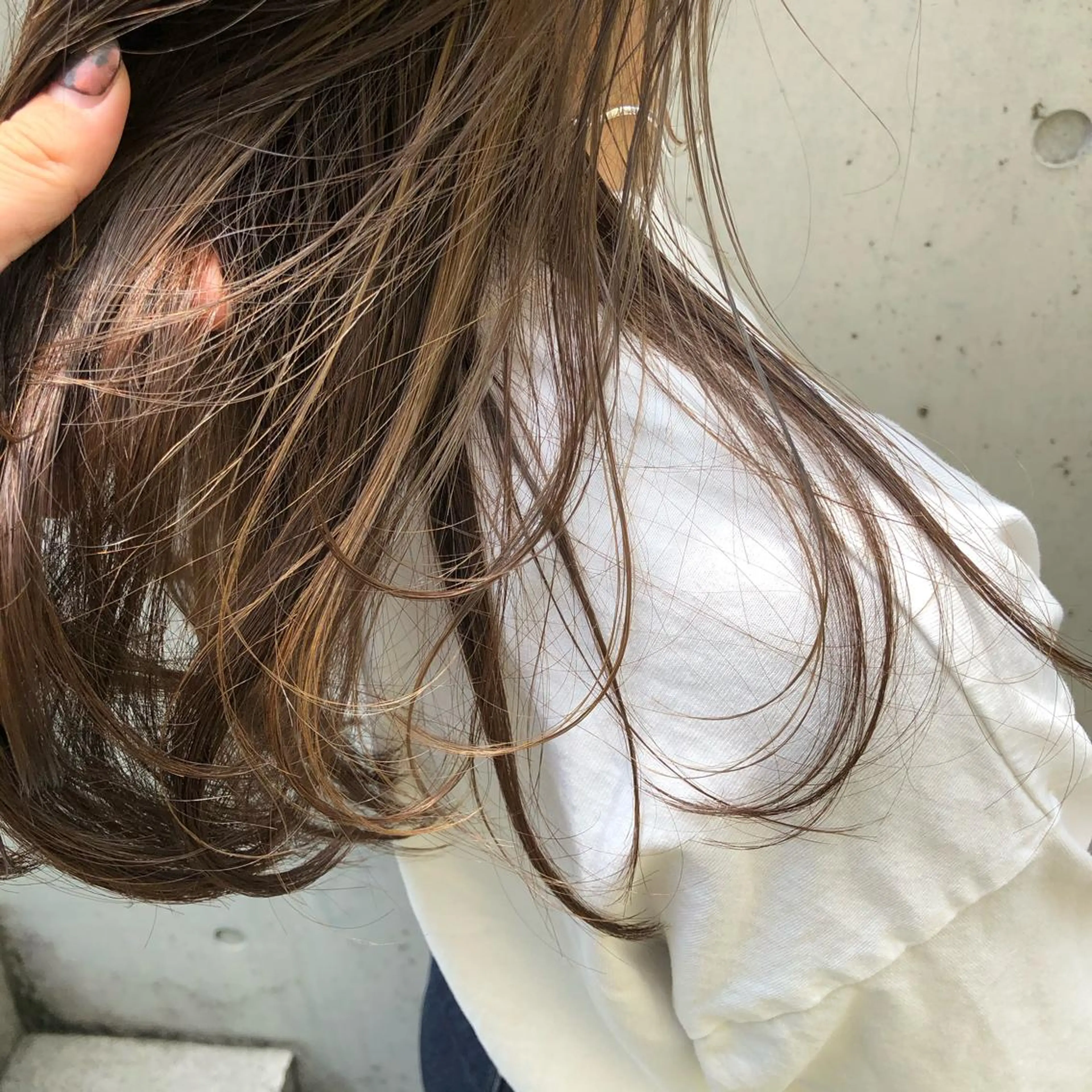 ミディアム カラー ベージュカラー インナーカラー オリーブベージュ ヘアカラー kasumi/渋谷/ パーマのヘアスタイル