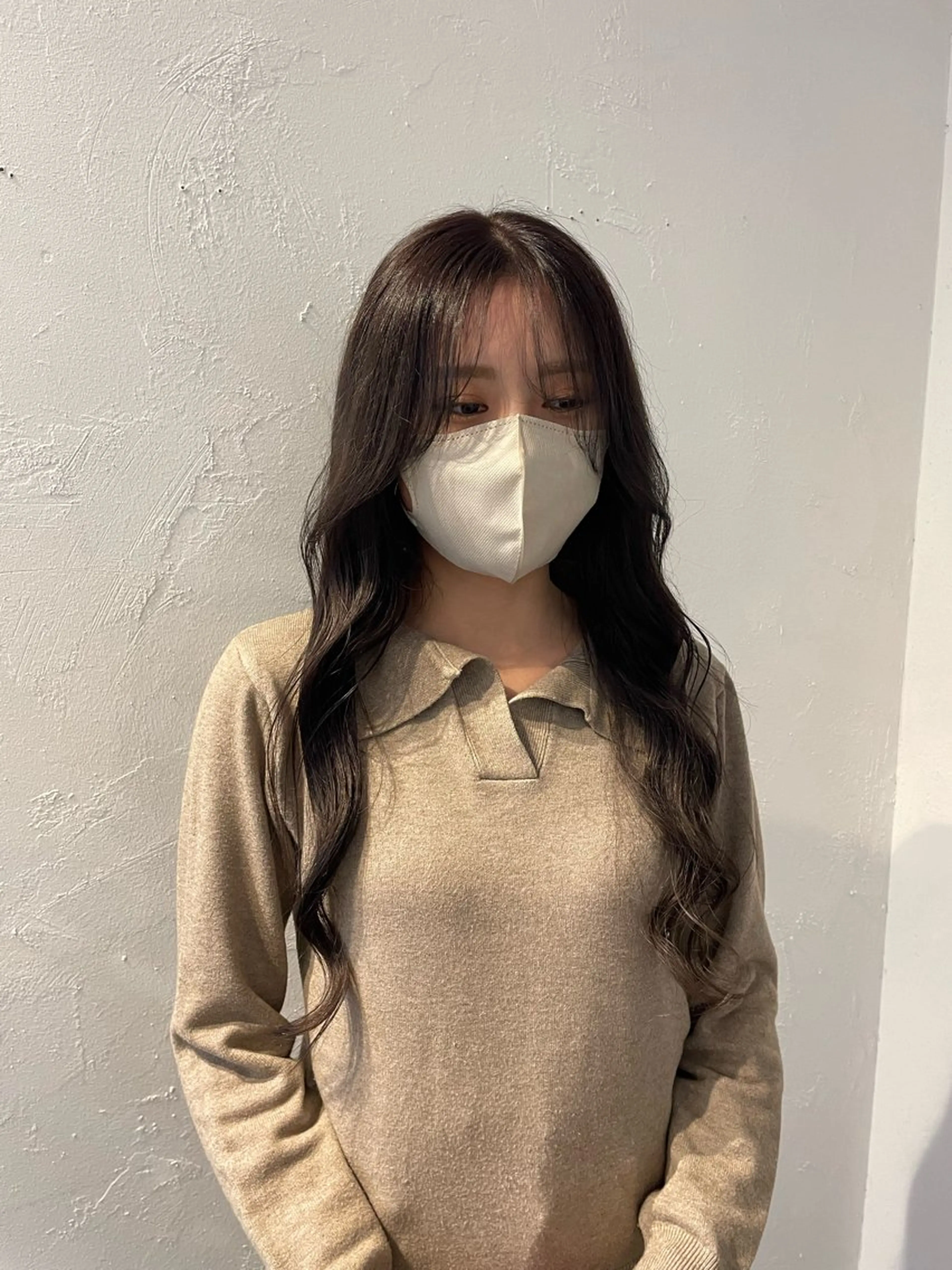 ロング mina / 透明感ベージュカラーのヘアスタイル