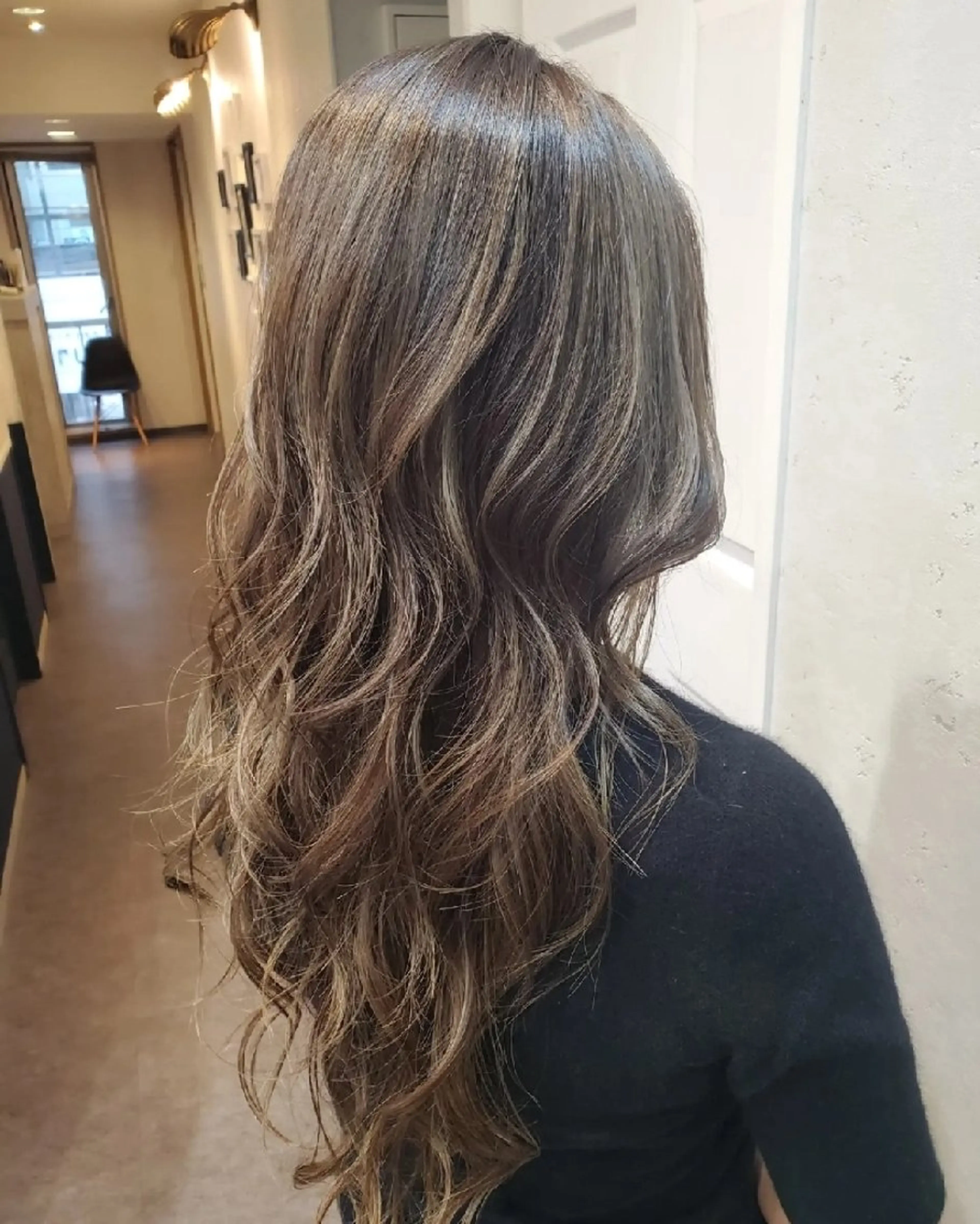 ロング カラー ハイライトカラー 外国人風カラー ハイライト カット ヘアカラー トリートメント 大人女性の救世主💫 溝の口/岡部彩夏のヘアスタイル