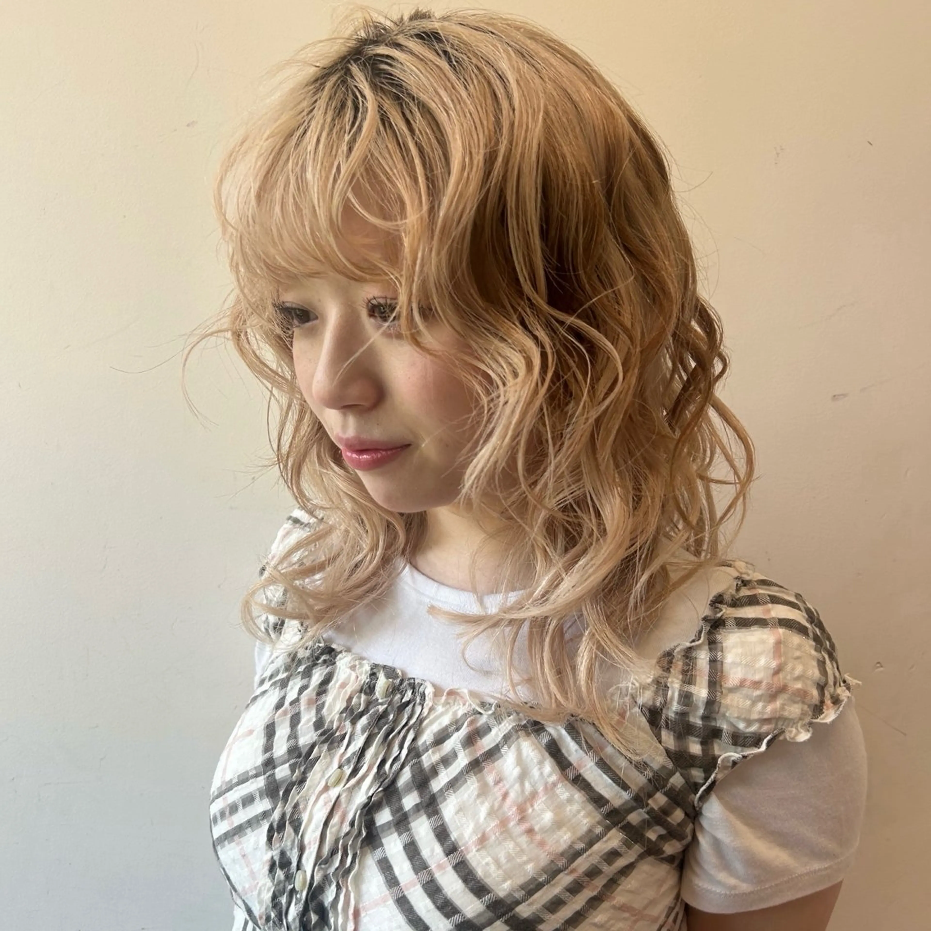 セミロング 伊藤ほのか/パーマ /酸性ストレートのヘアスタイル