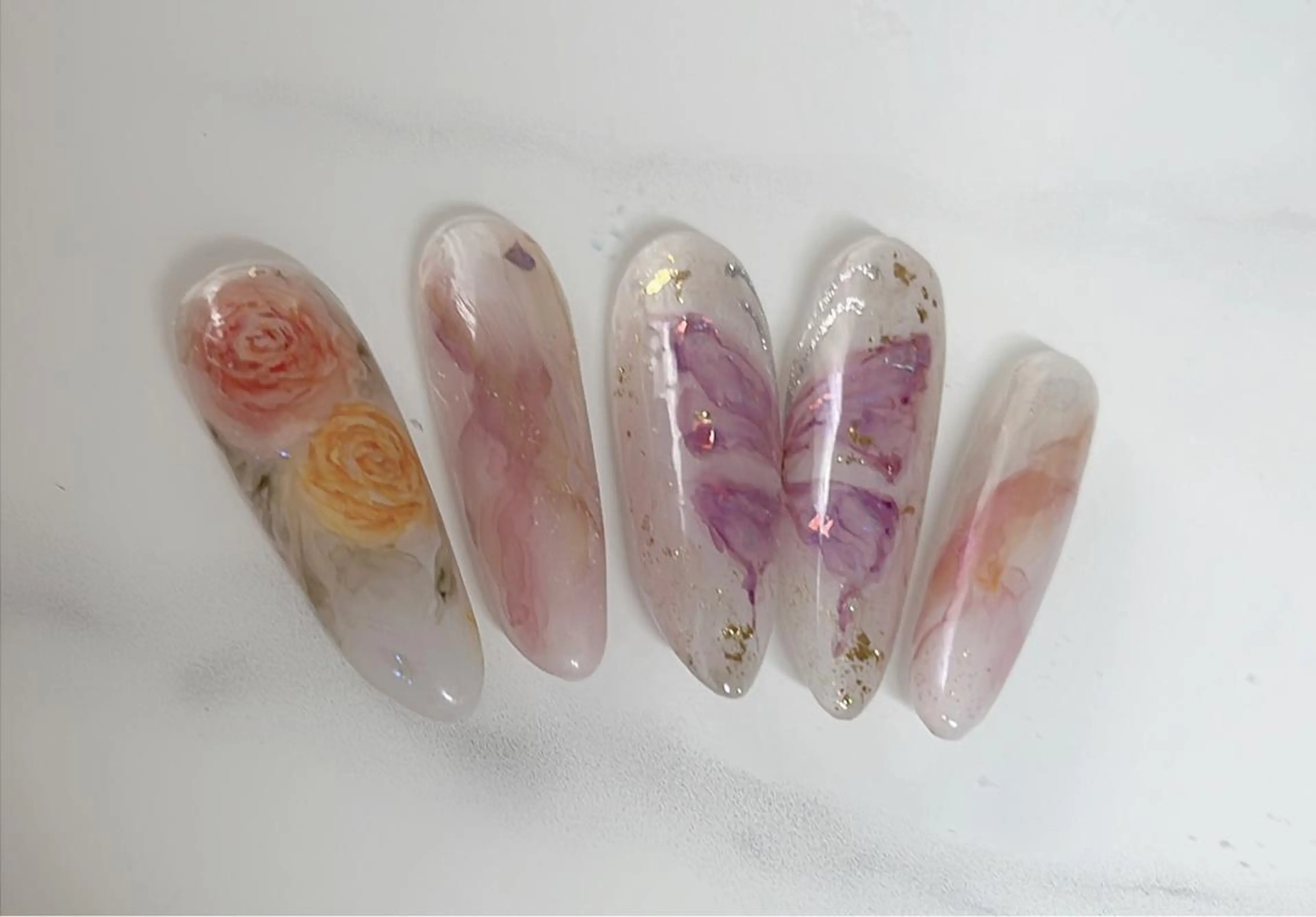 ネイル アートネイル オーロラネイル べっ甲ネイル クリアネイル 氷ネイル・うるうるネイル ハンドネイル KARI ネイルサロンのネイルデザイン