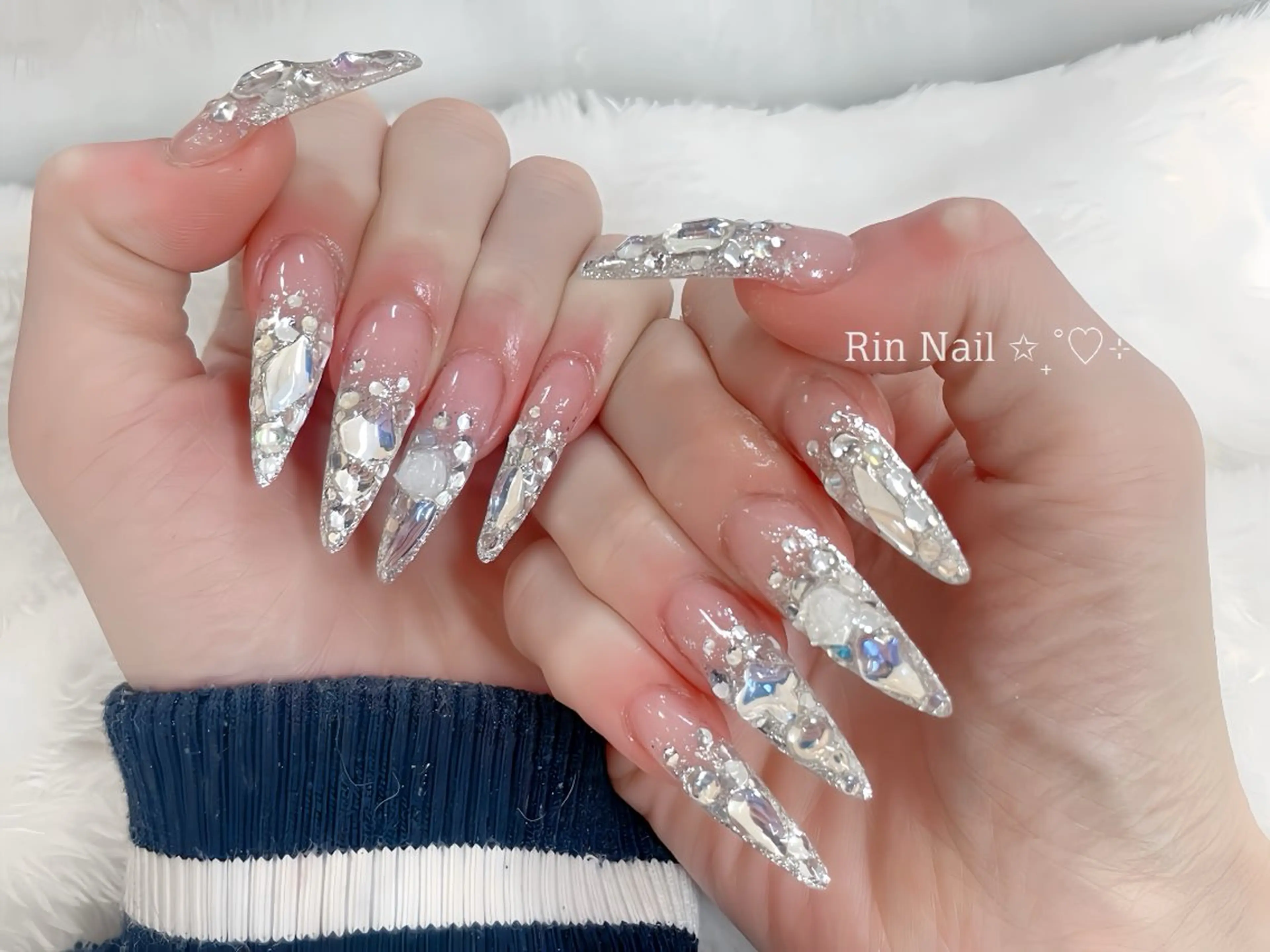 ネイル オーロラネイル チークネイル 桜ネイル クリアネイル ドット ハンドネイル Rin Nail 新大久保店のネイルデザイン