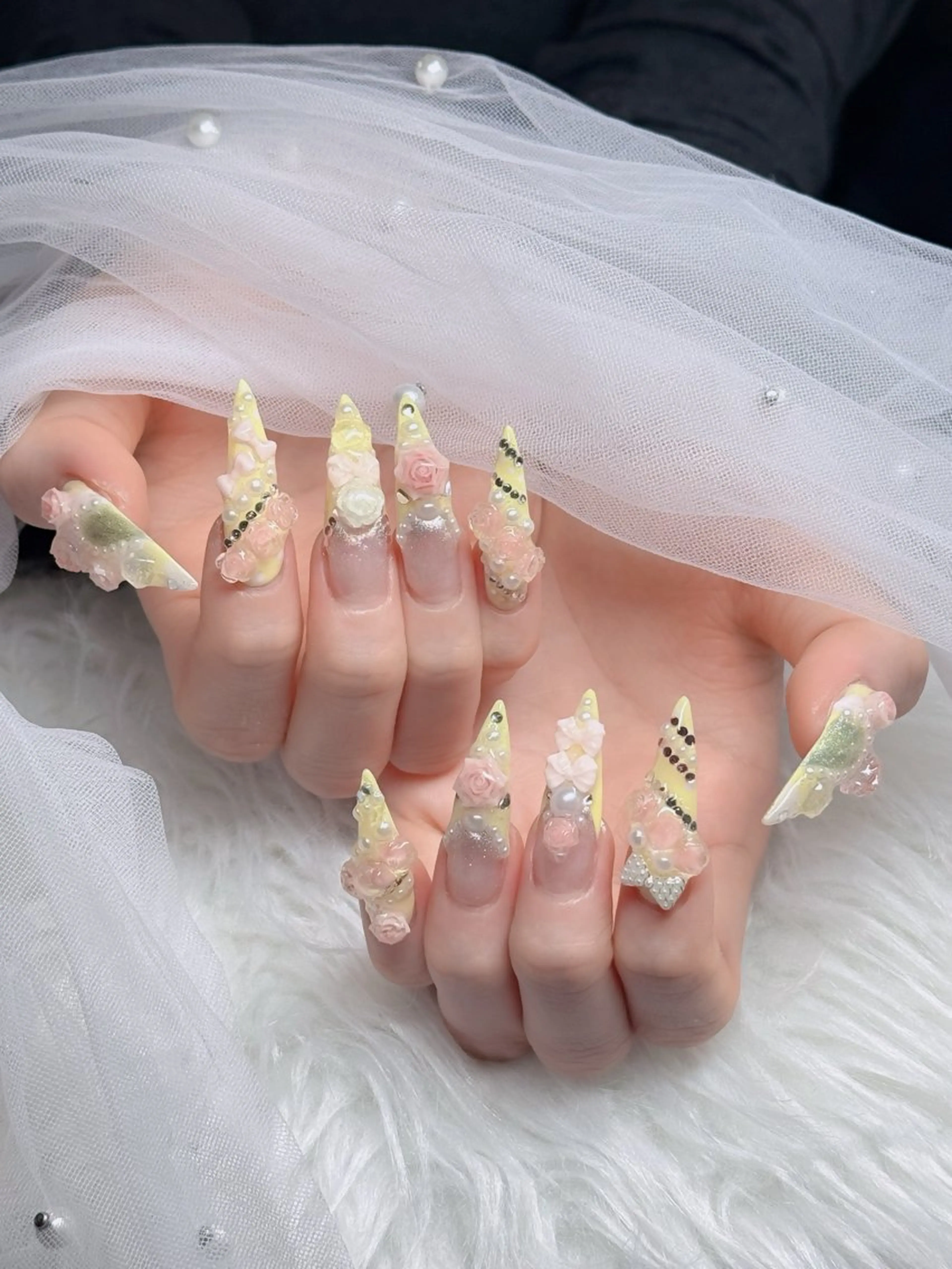 ネイル フレンチネイル ジェルネイル ガラスフレンチ ハロウィン ハート ハンドネイル H.baby Nail Salonのネイルデザイン