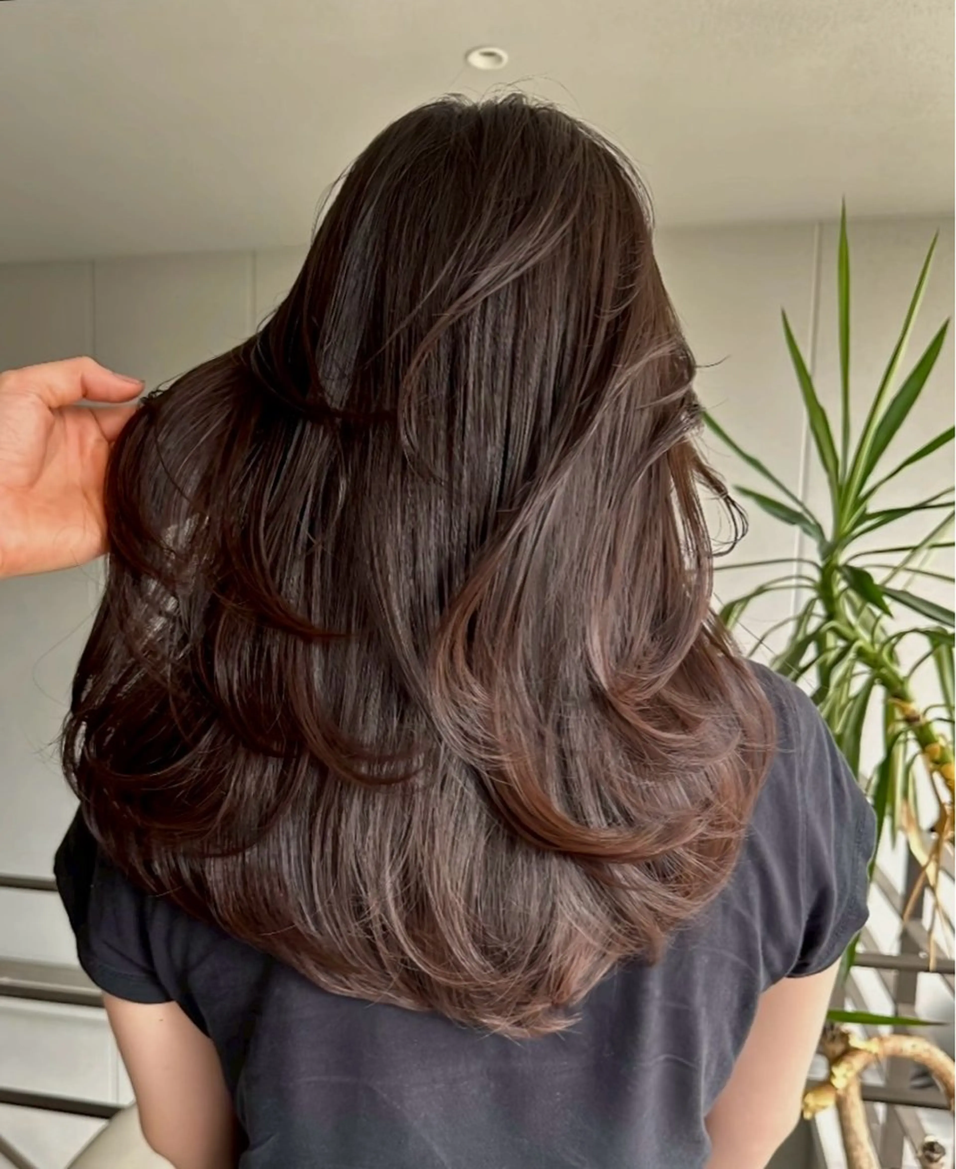 ロング 海外風カラー🌿 透明感白髪染めのヘアスタイル