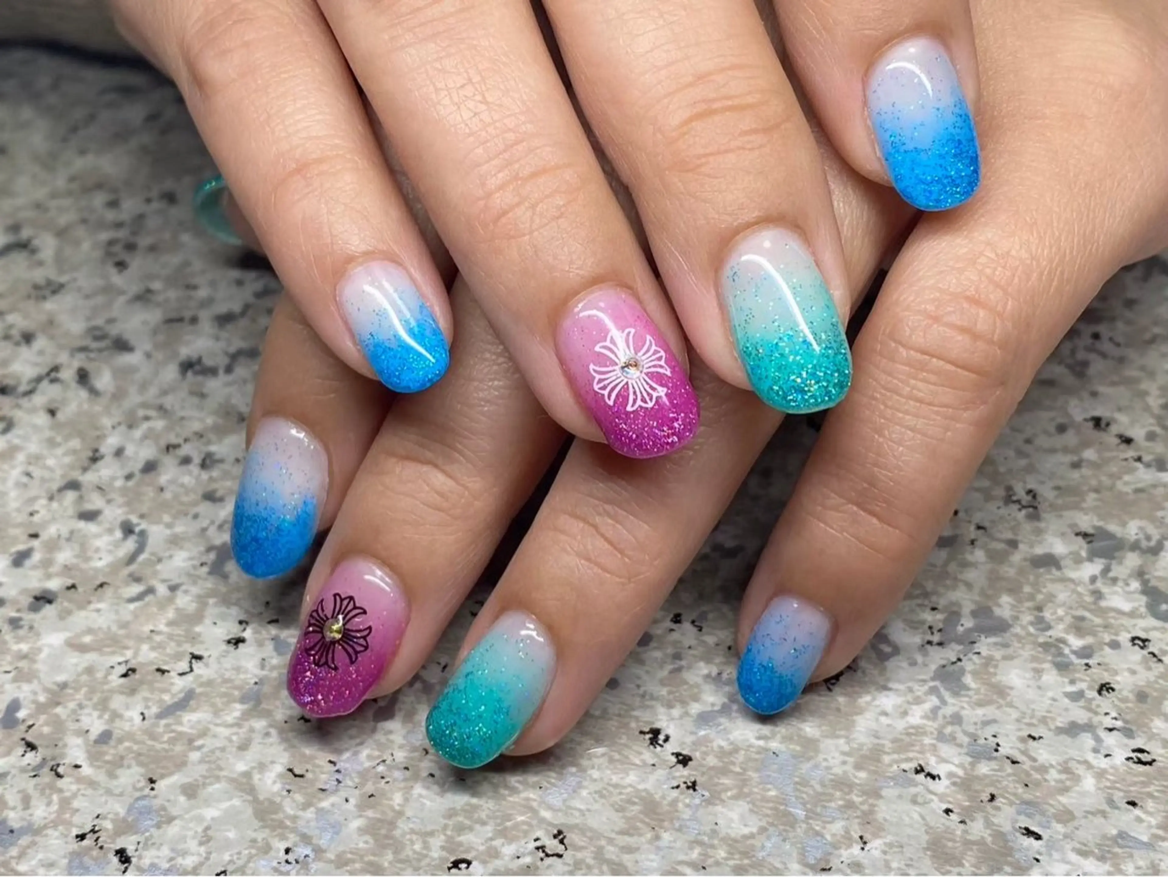 ネイル mau nail ,to skinのネイルデザイン