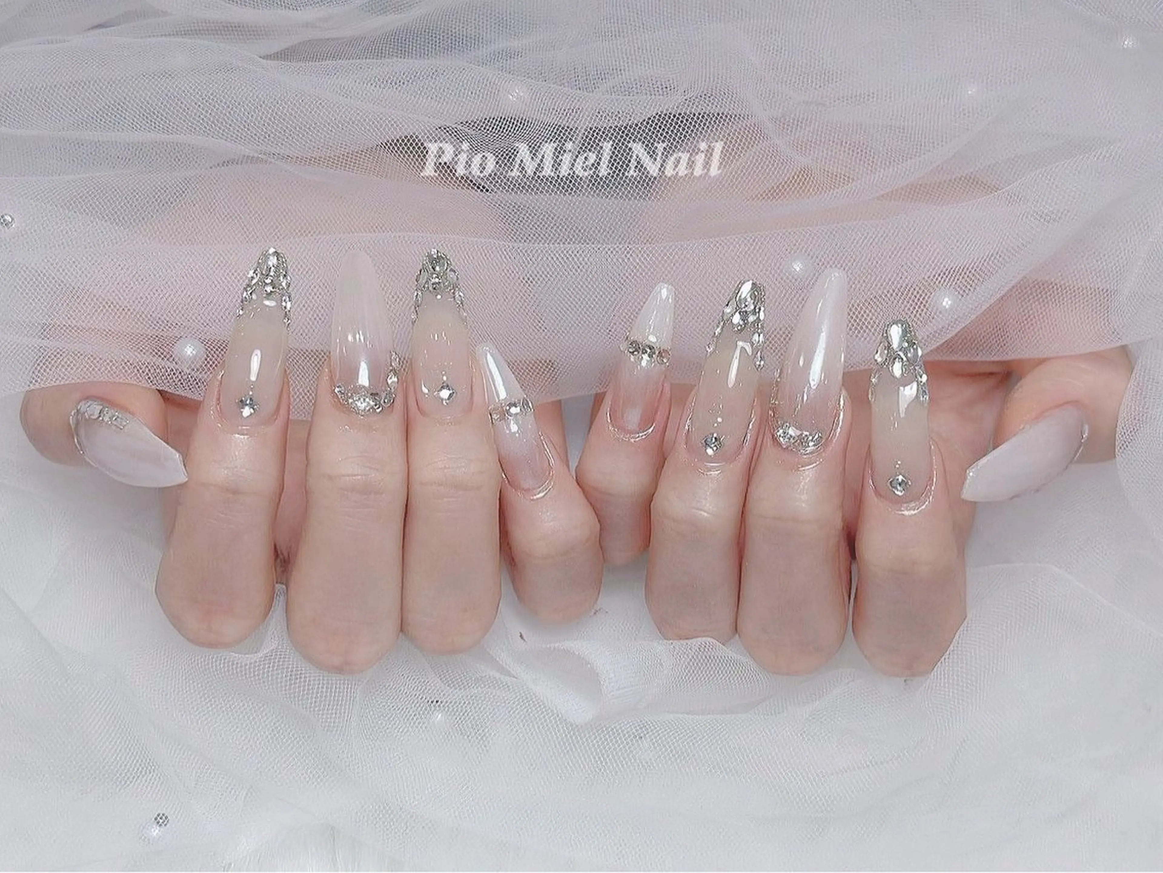 ネイル ハンドネイル HANA 長さだしのネイルデザイン