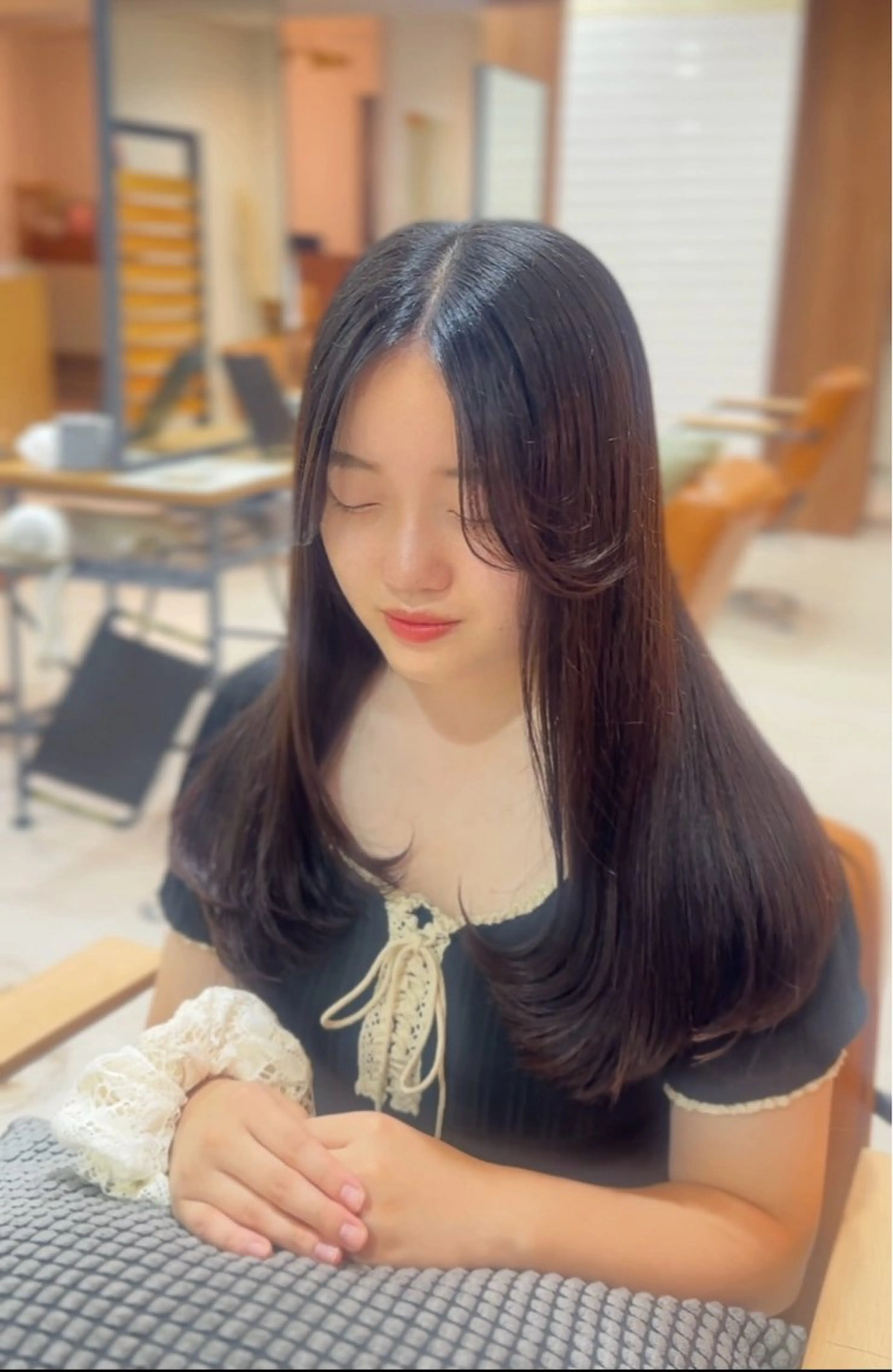 ロング honoka/レイヤ ー/艶感カラー/韓国のヘアスタイル