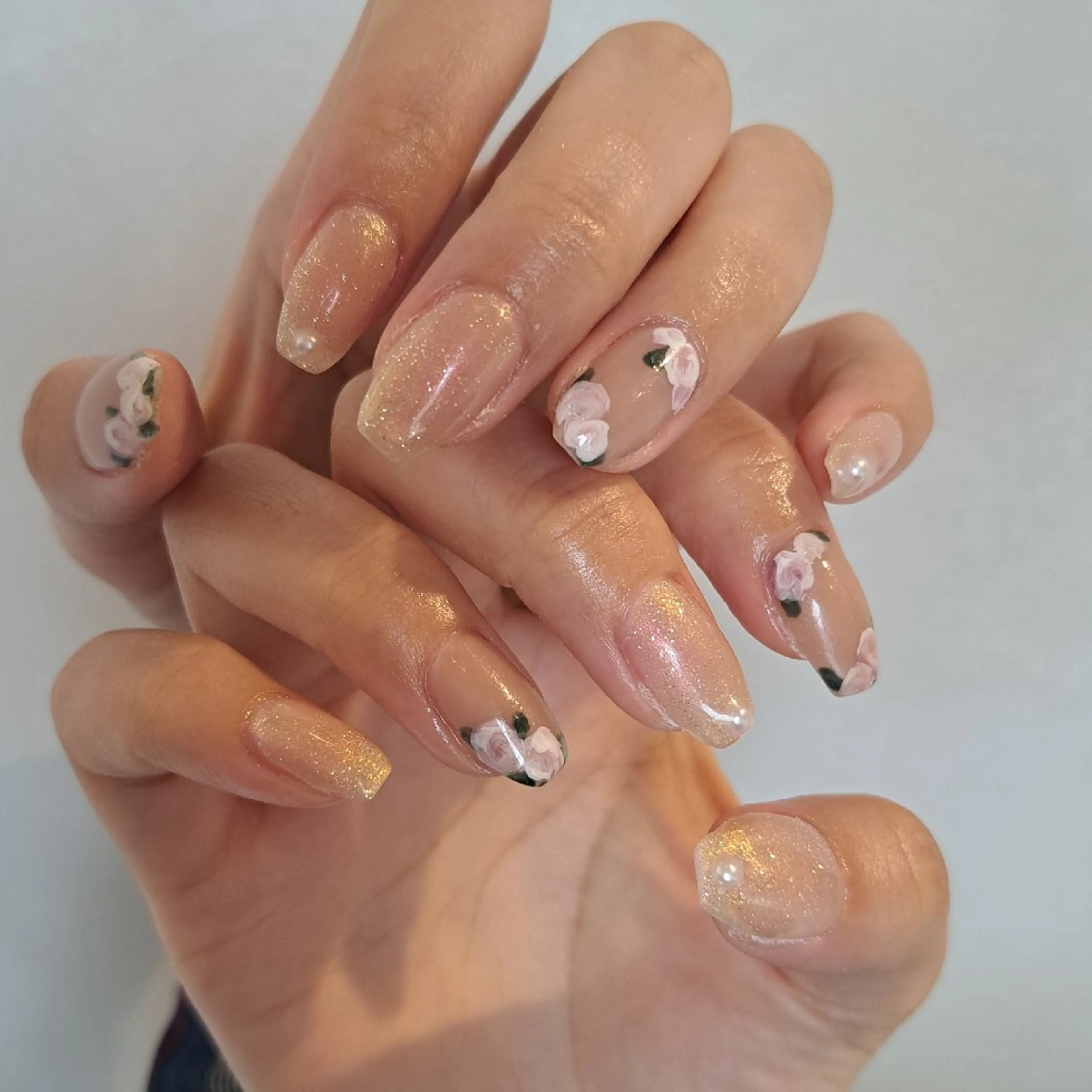 ネイル アートネイル ジェルネイル ガーリー 持ち込み ニュアンスネイル ハンドネイル Nail mood デザイン持ち込みokのネイルデザイン