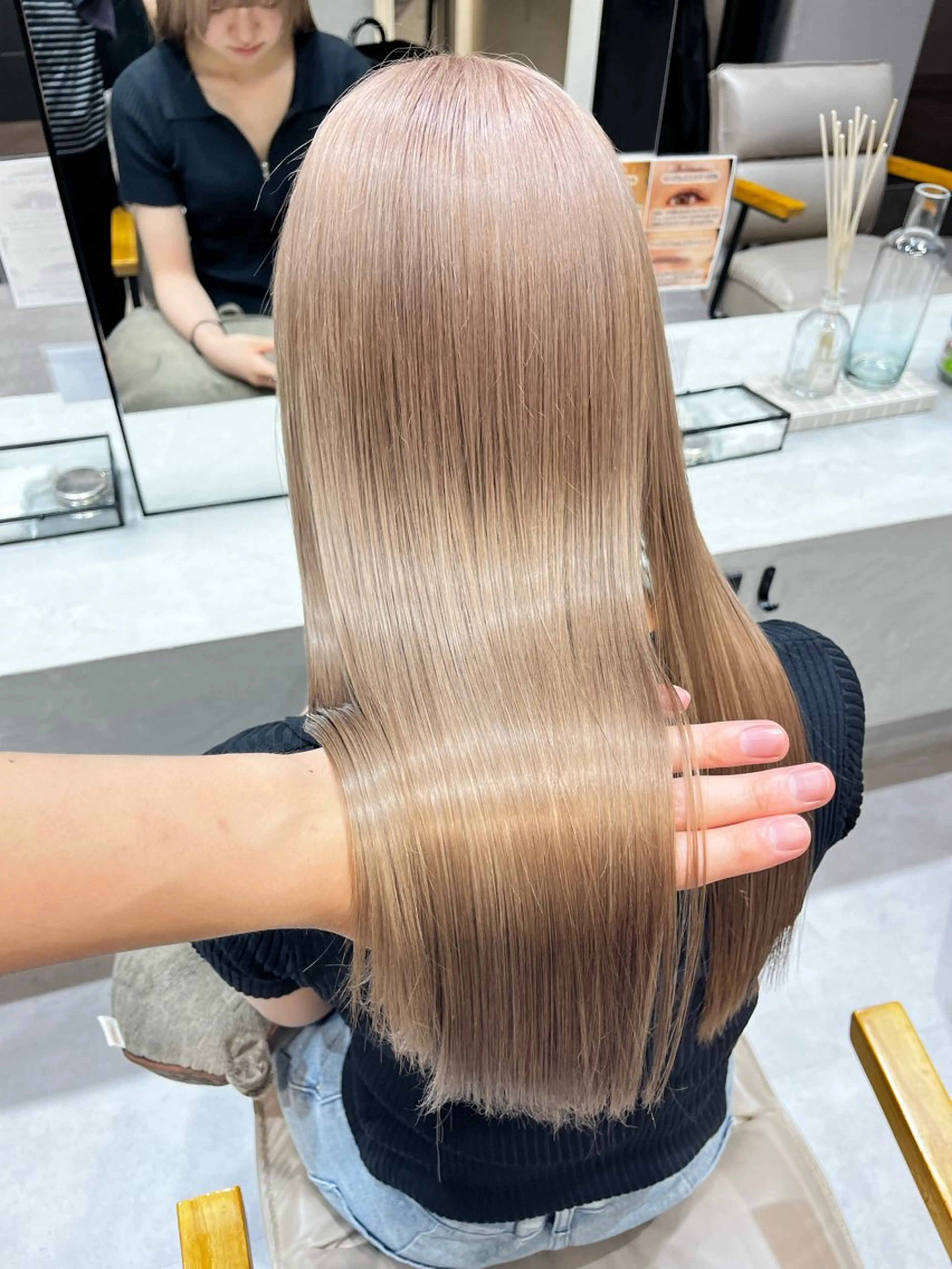 ✨【リピーター限定】リタッチブリーチ+オンカラー+髪質改善トリートメント¥15000​〜​の写真