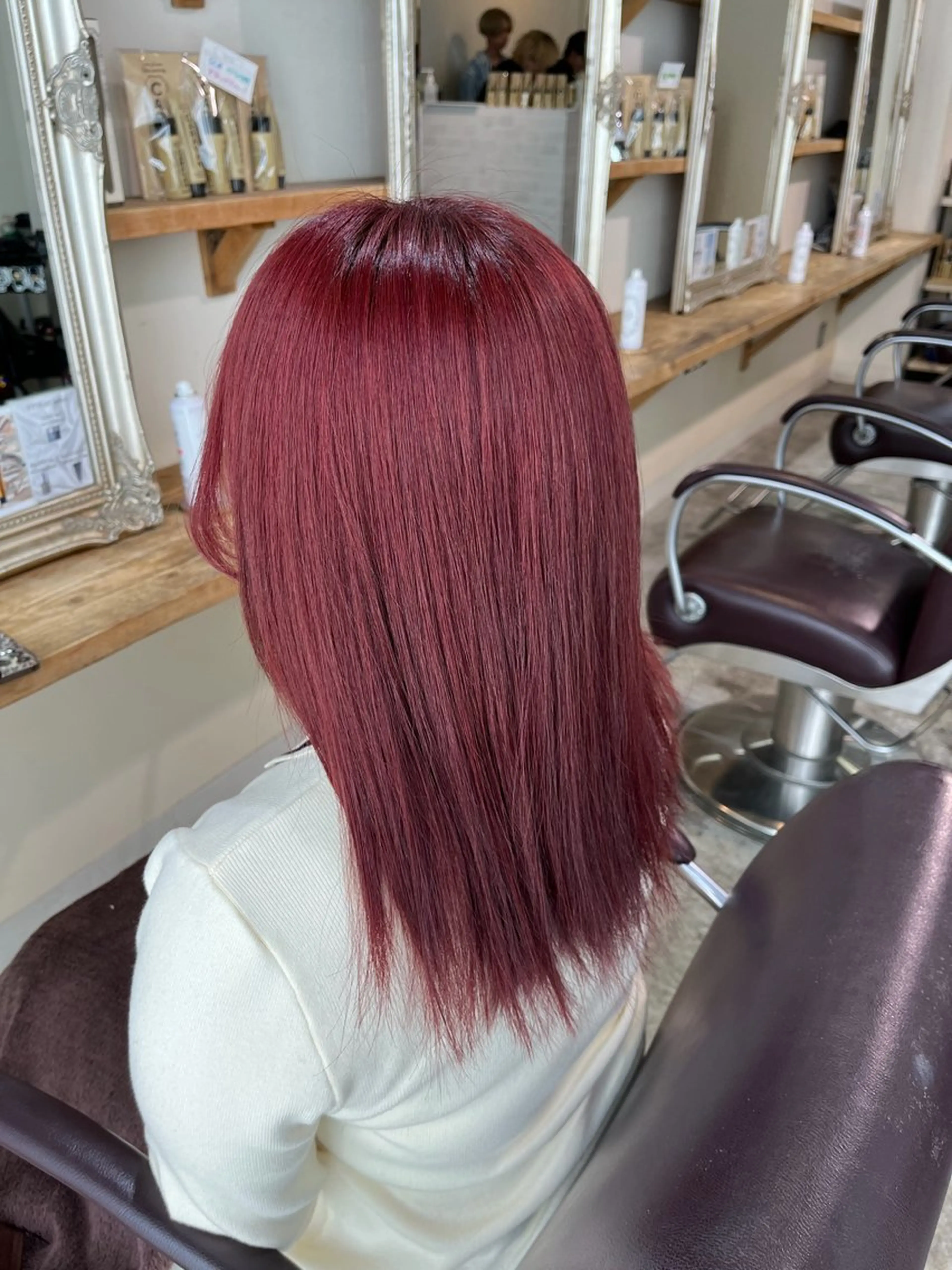 ミディアム カラー 川鍋 柚果のヘアスタイル