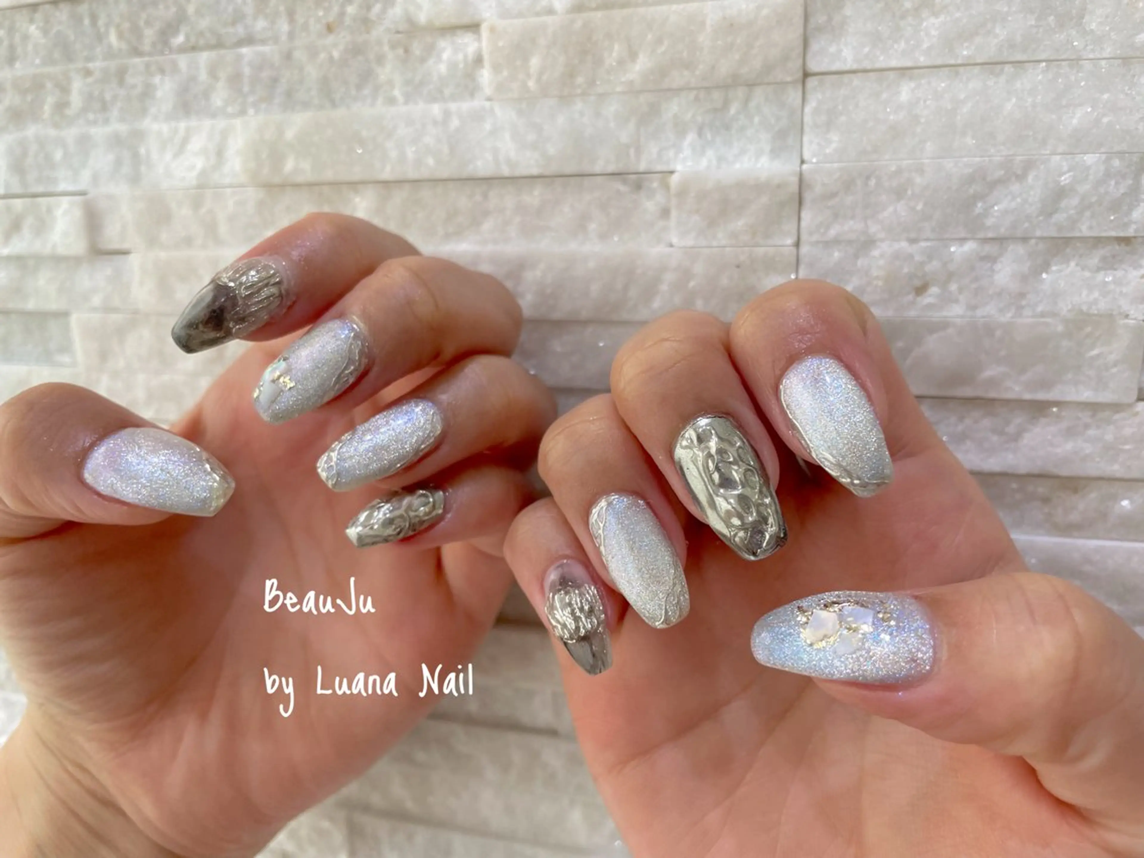 ネイル ミラーネイル ハンドネイル BeauJu by Luana Nailのネイルデザイン