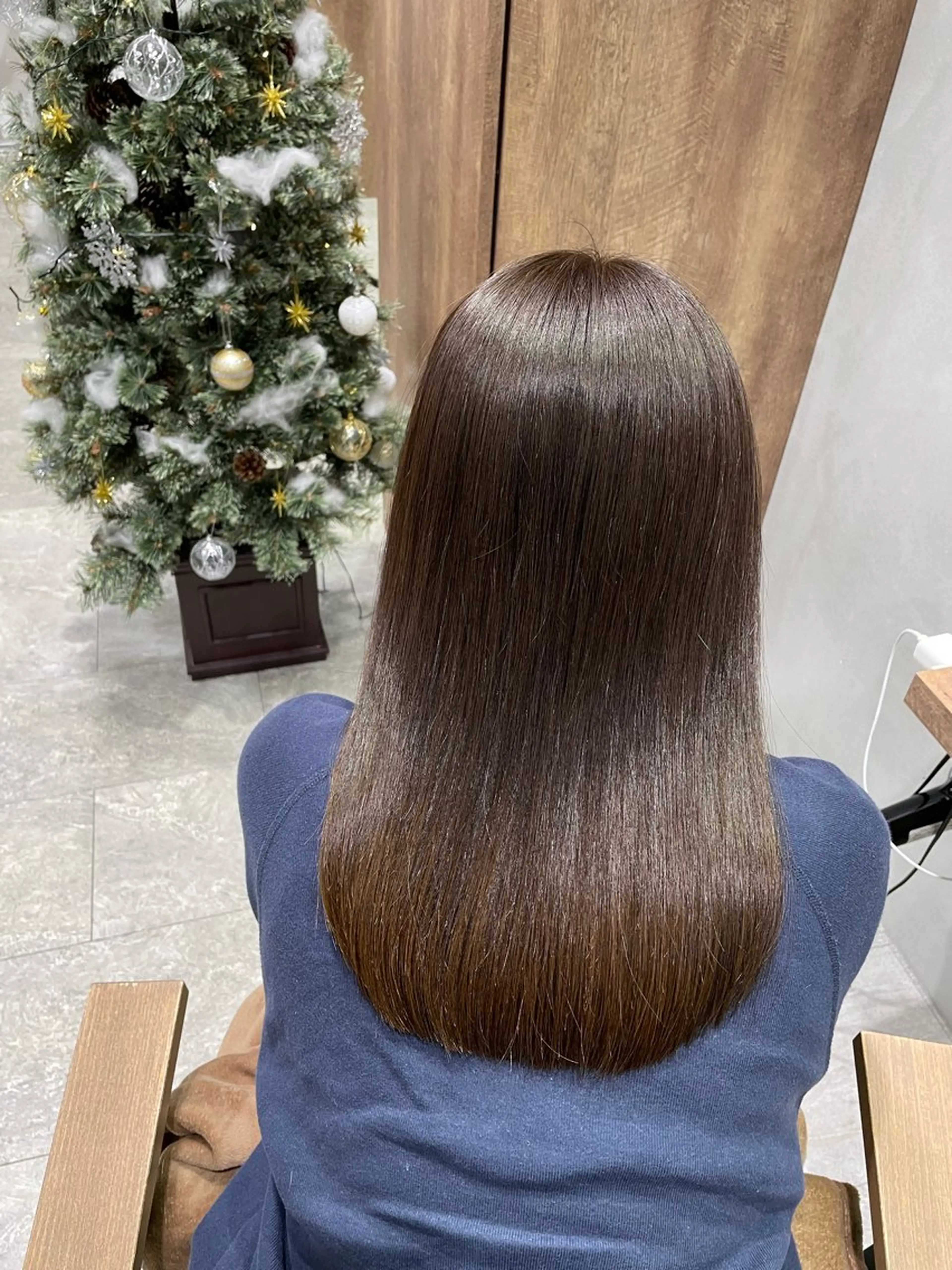 セミロング カラー 石垣 凜のヘアスタイル