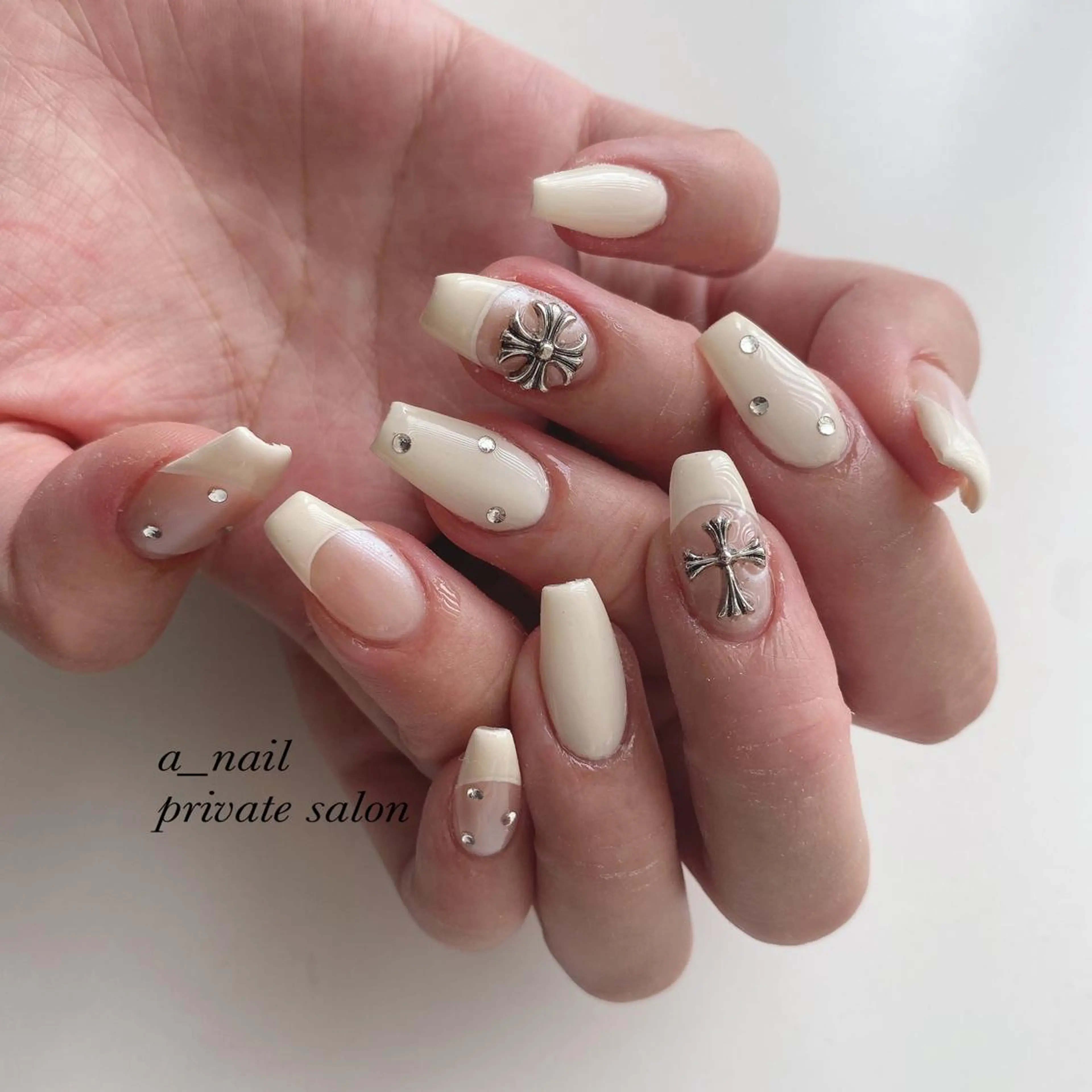 ネイル アニマル柄 フレンチネイル ジェルネイル 氷ネイル・うるうるネイル レース 菅 恵奈のネイルデザイン