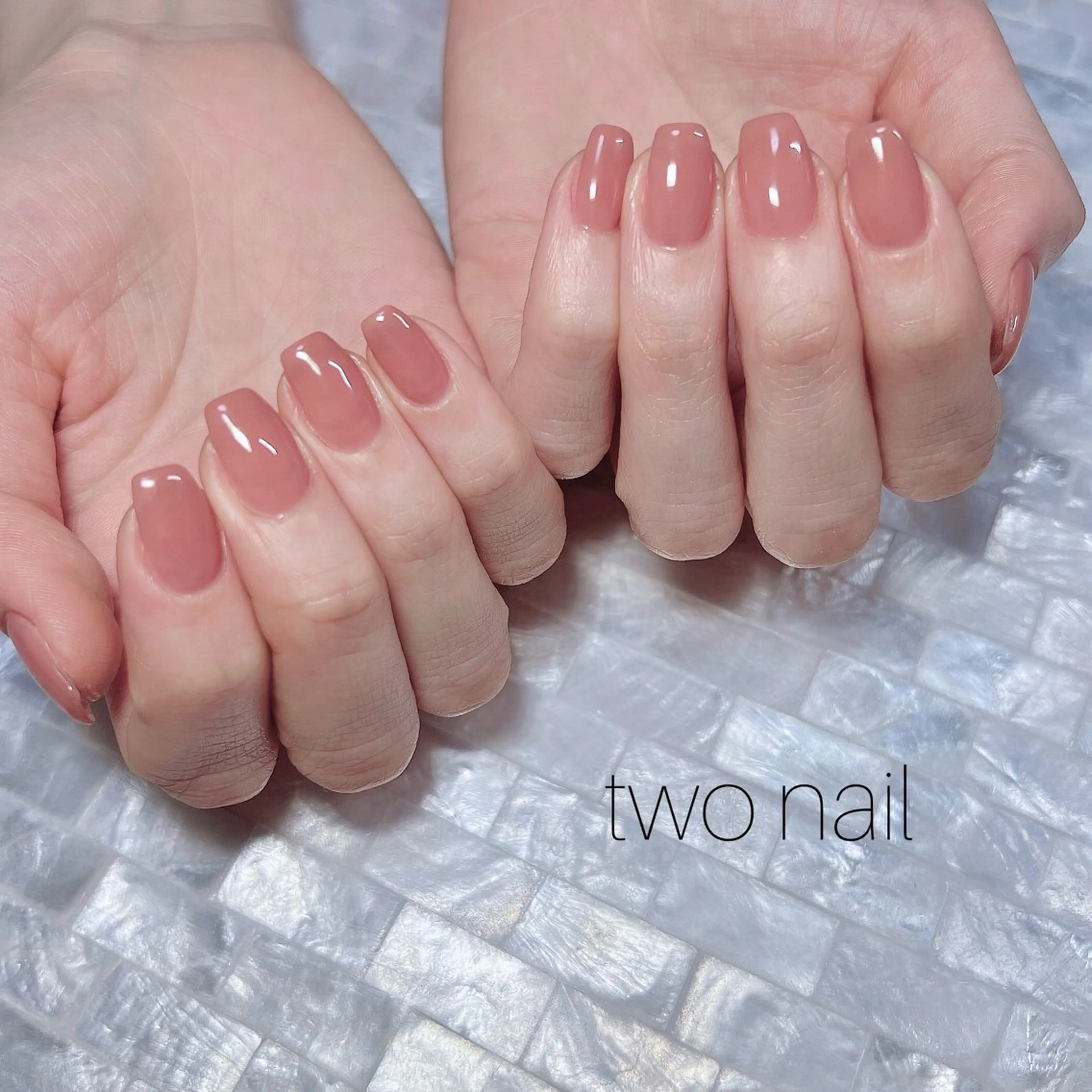 ネイル ブラウン ネイルチップ ホワイト ハンドネイル two nailのネイルデザイン