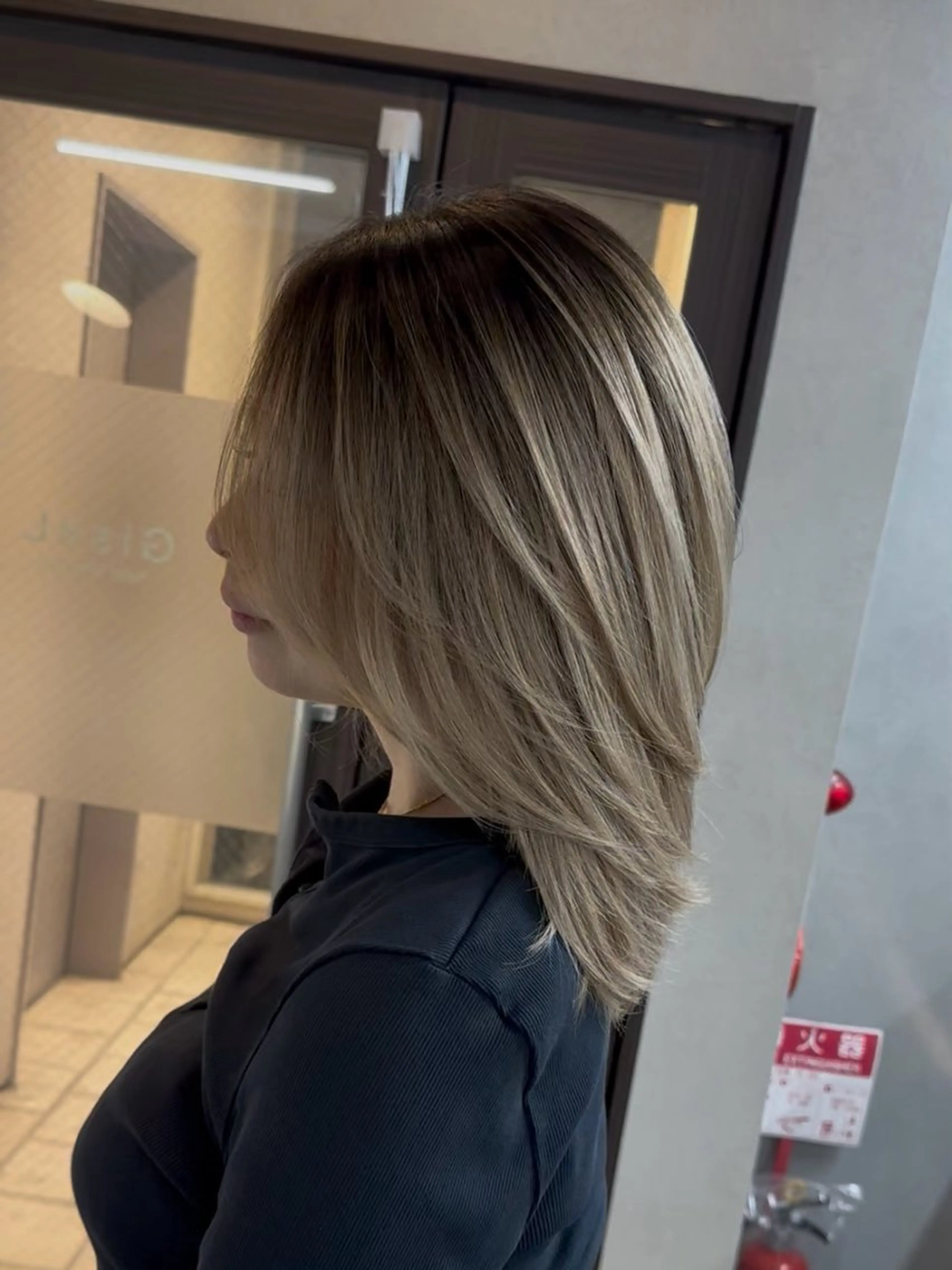 セミロング レイヤーカット ヘアカラー GiseL 小倉所属・ジゼル小倉谷内尾祐音 ケアブリーチのヘアスタイル