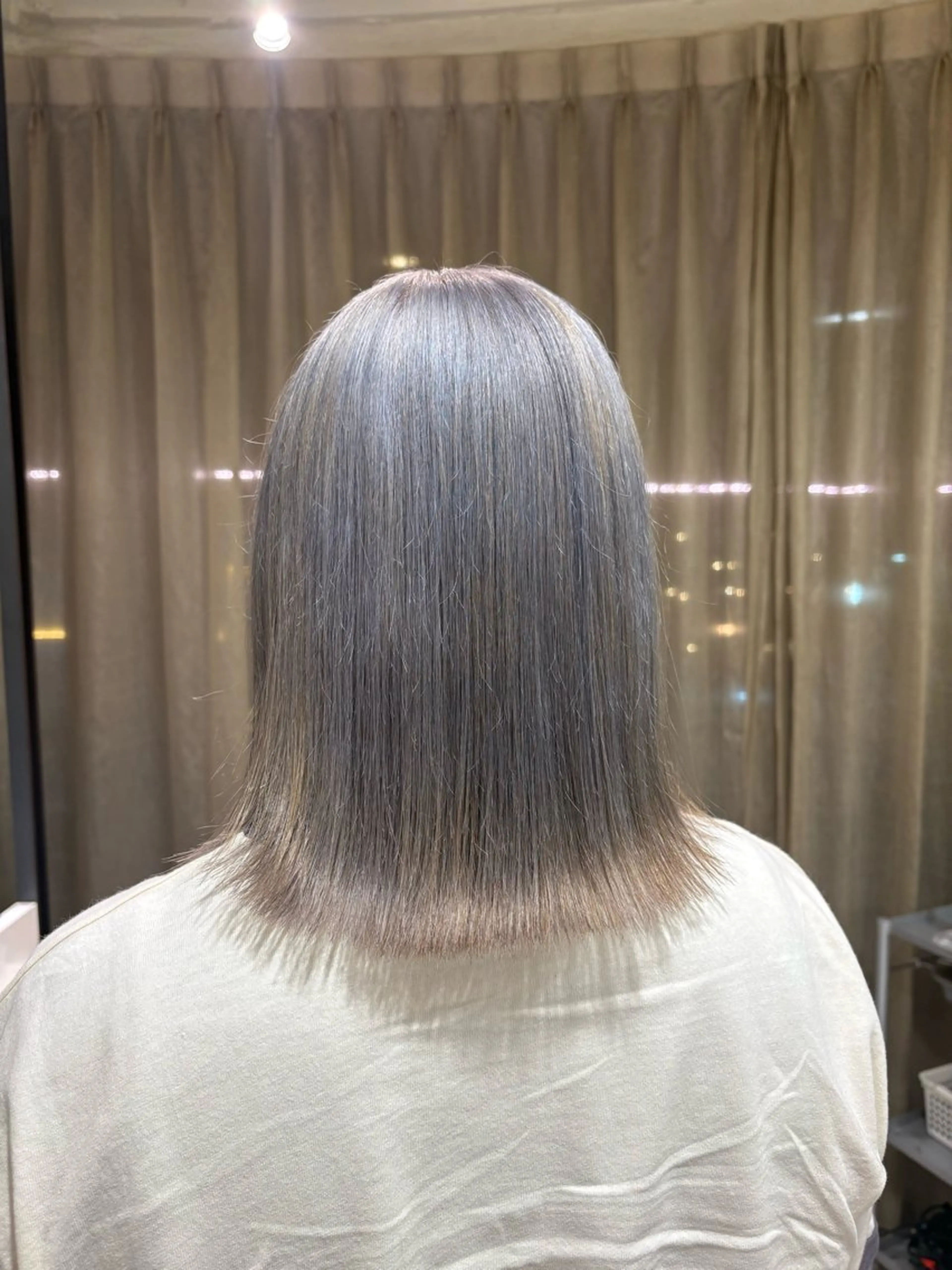 ミディアム アッシュ アッシュグレー 宇野愛華∕ パーマスタイルのヘアスタイル