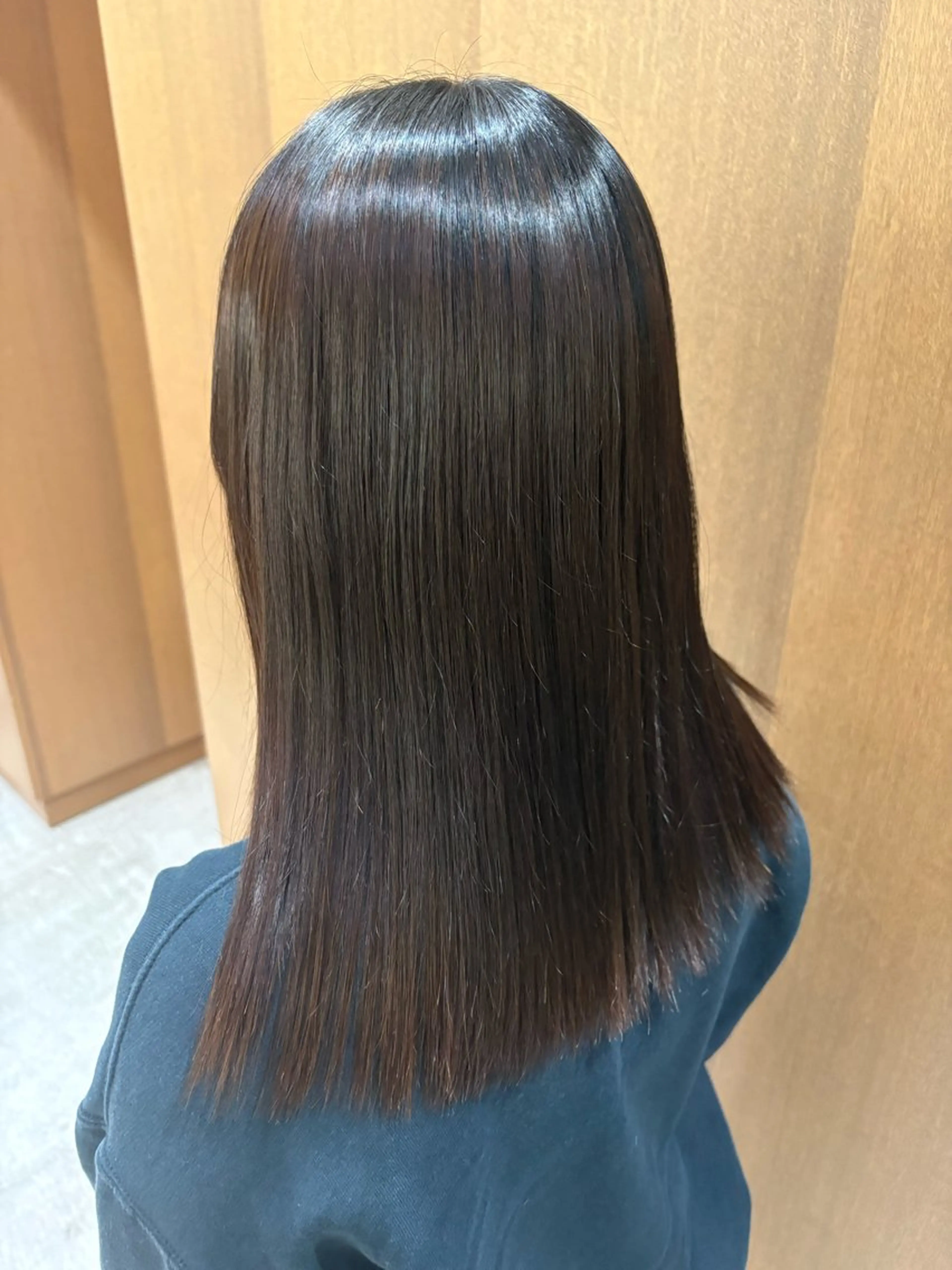 セミロング 縮毛矯正 hygge 〜hair works〜所属・寺本 心のヘアスタイル