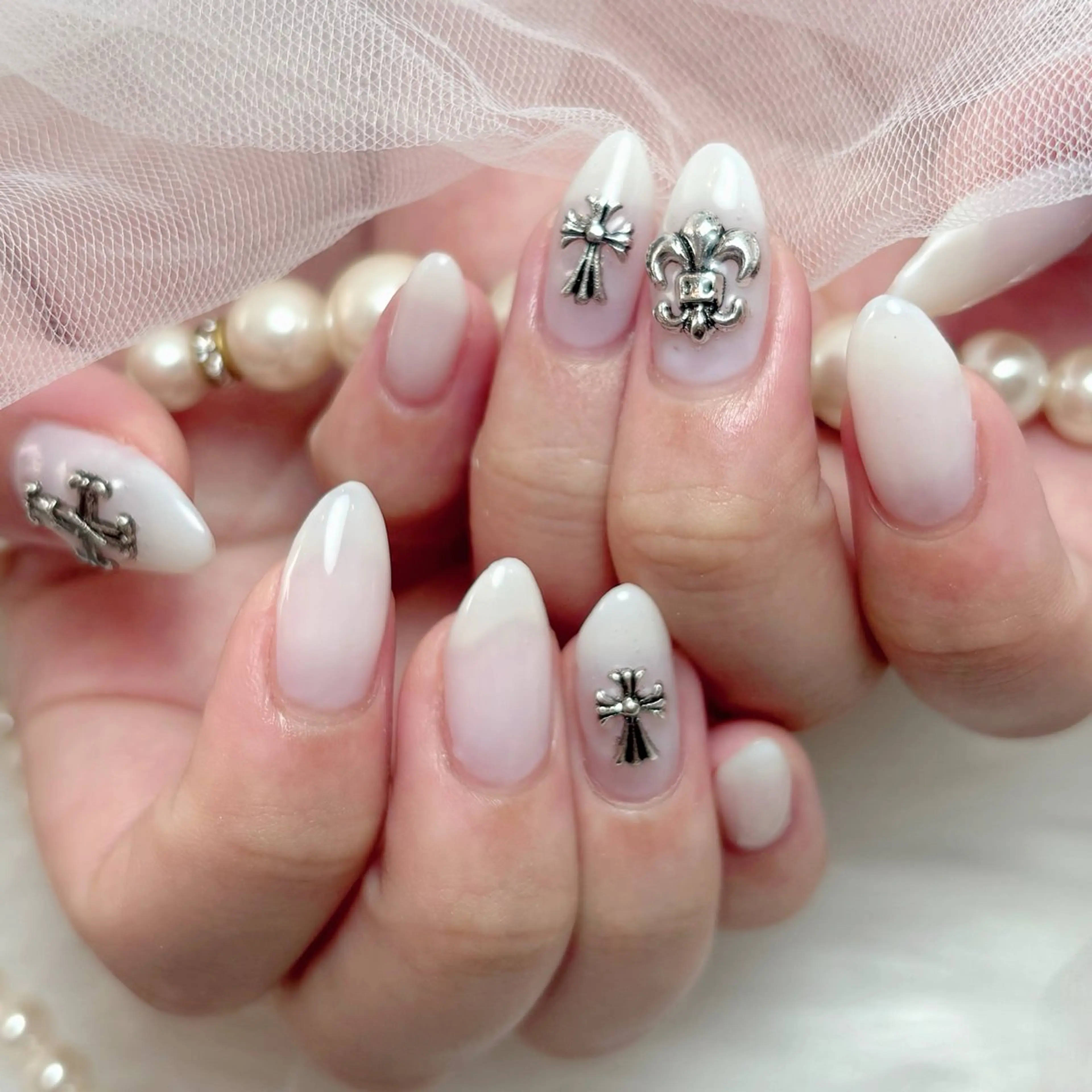 ミディアム ハンドネイル Conjunim MAMI🎀✨のネイルデザイン