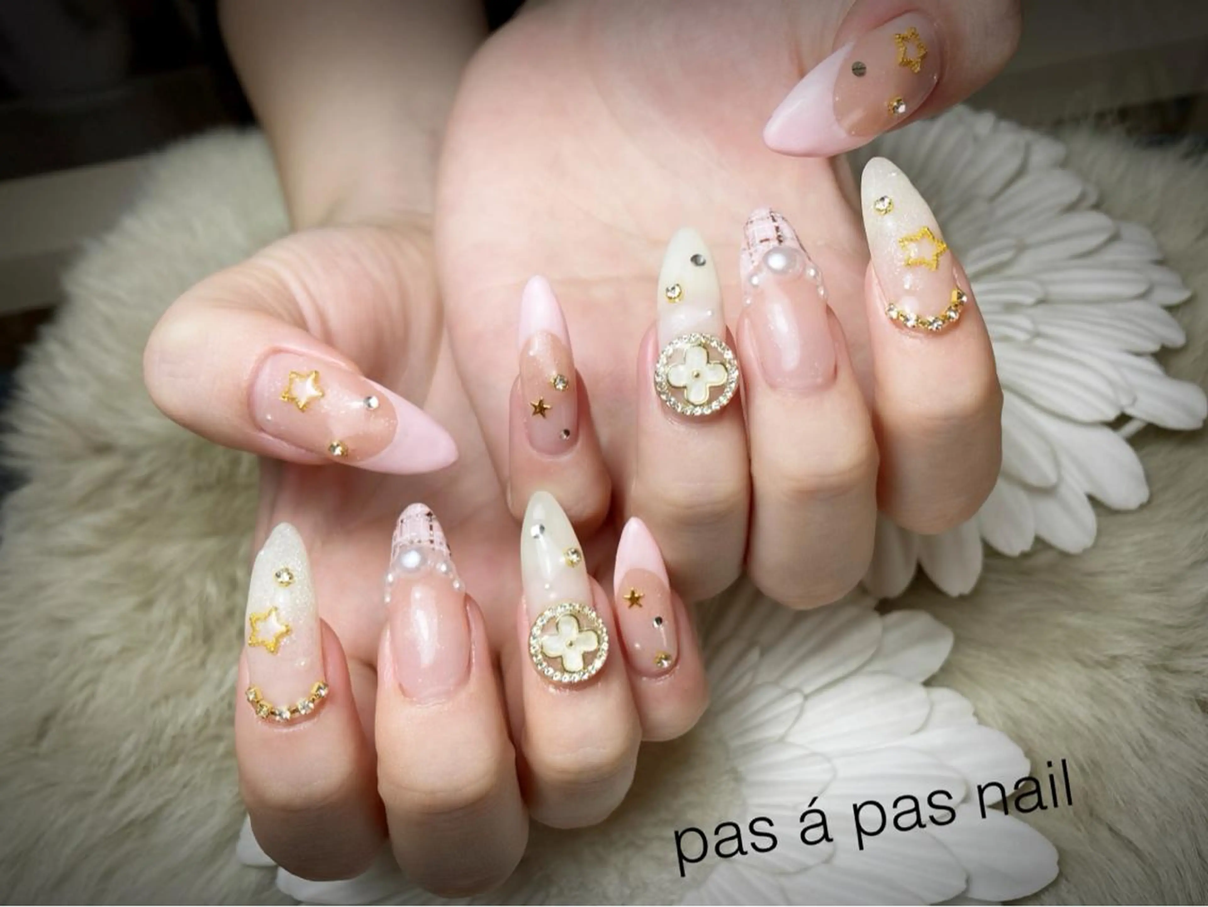 ネイル ハンドネイル Yakko pas á pasのネイルデザイン