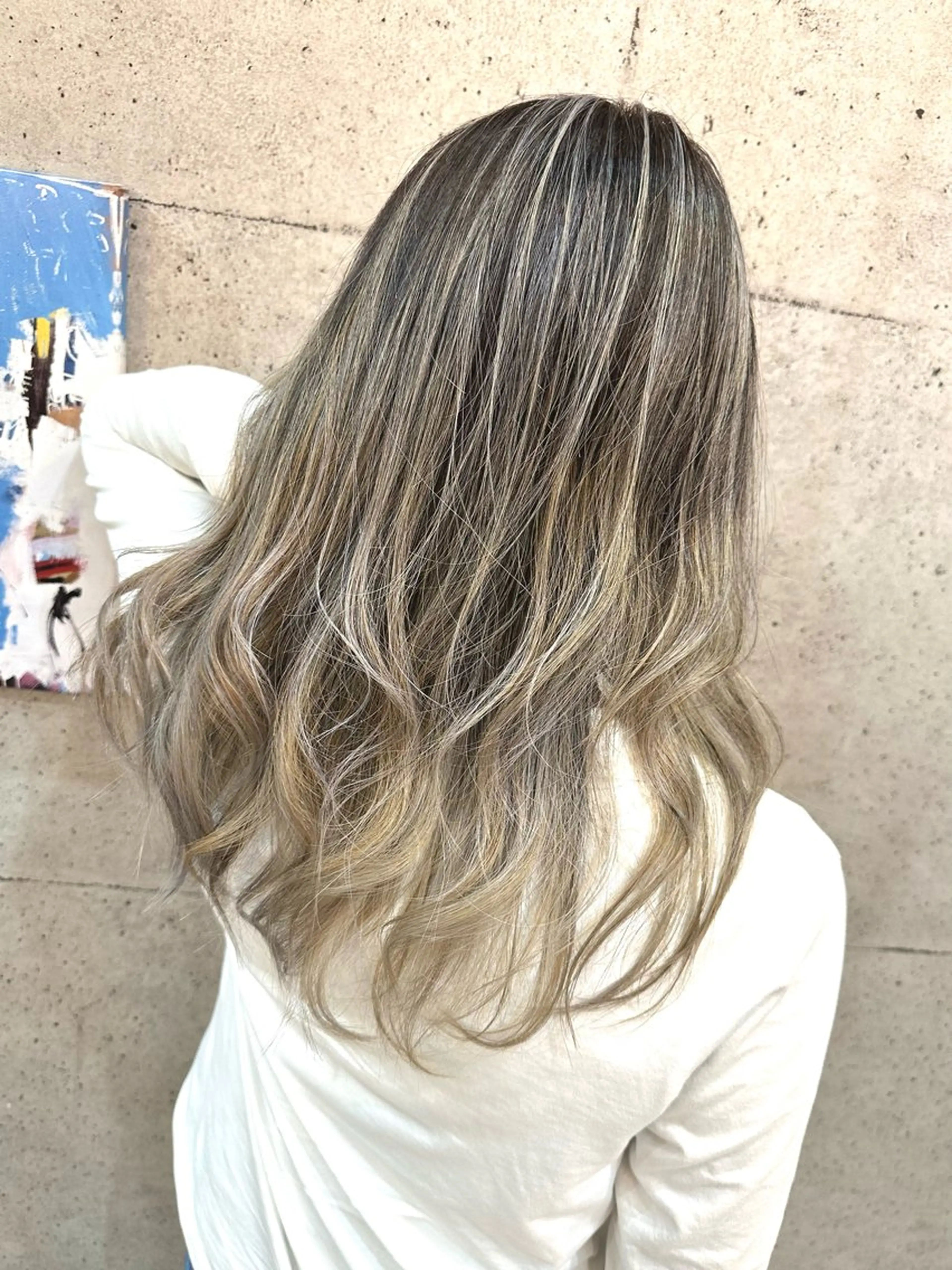 セミロング レイヤーカット 🔷ブリーチバレイヤ ージュ🔷飯野達也のヘアスタイル