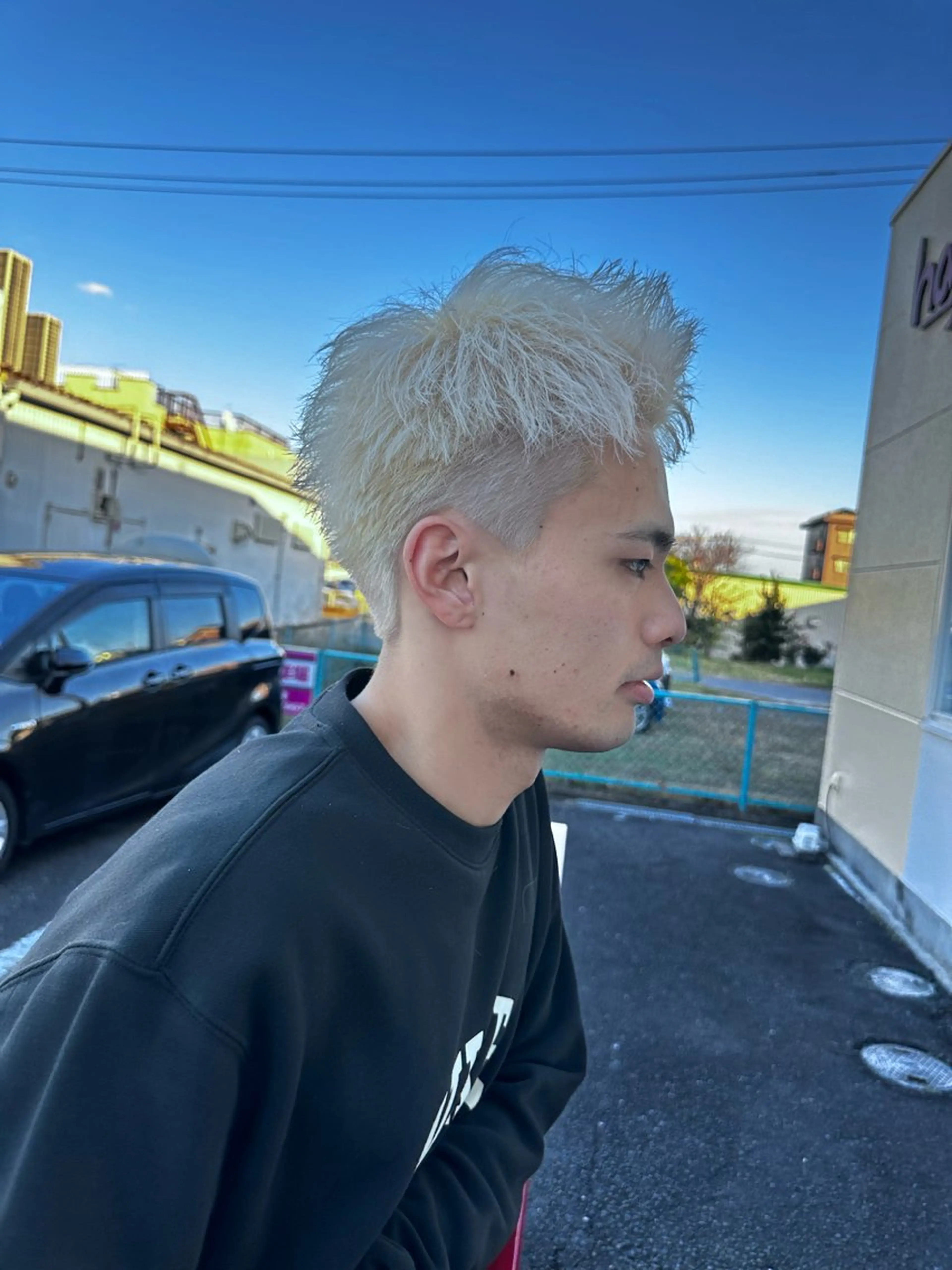 ショート カラー ブリーチ 抜きっぱなしブロンド 平賀 大陽のヘアスタイル