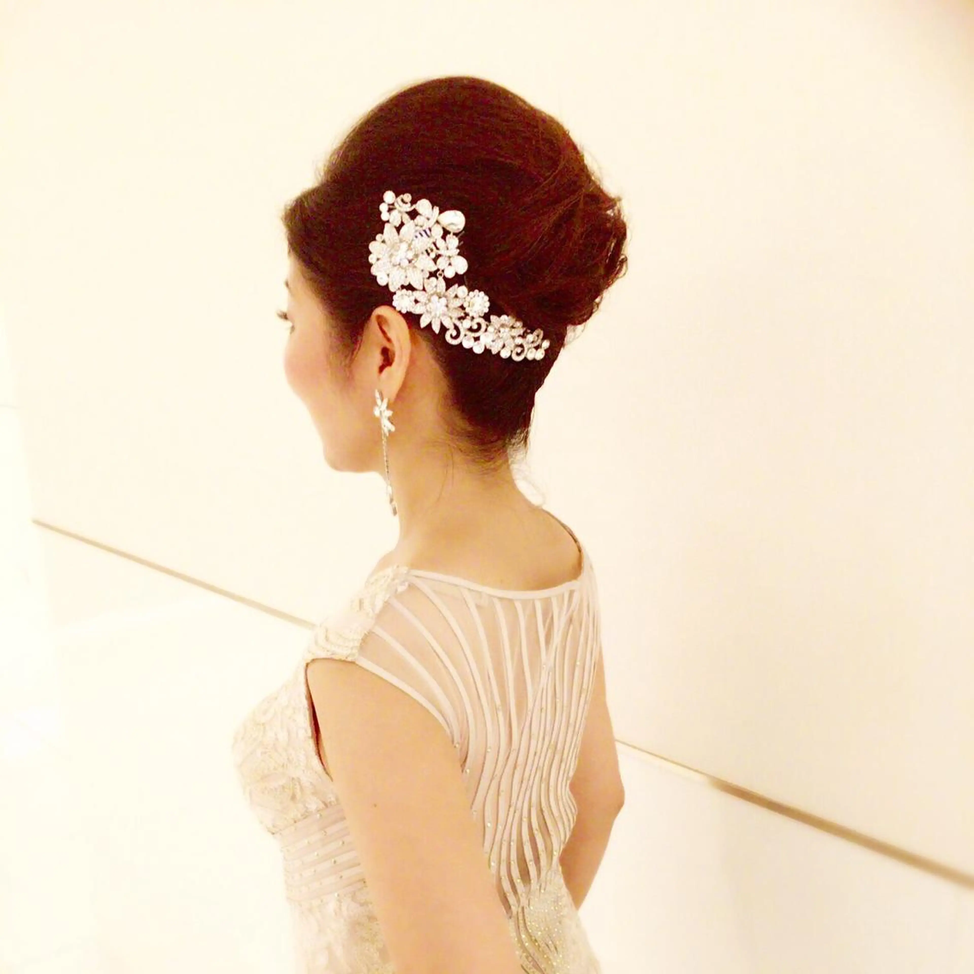 セミロング ヘアアレンジ 夜会巻き 石丸 洋子のヘアスタイル