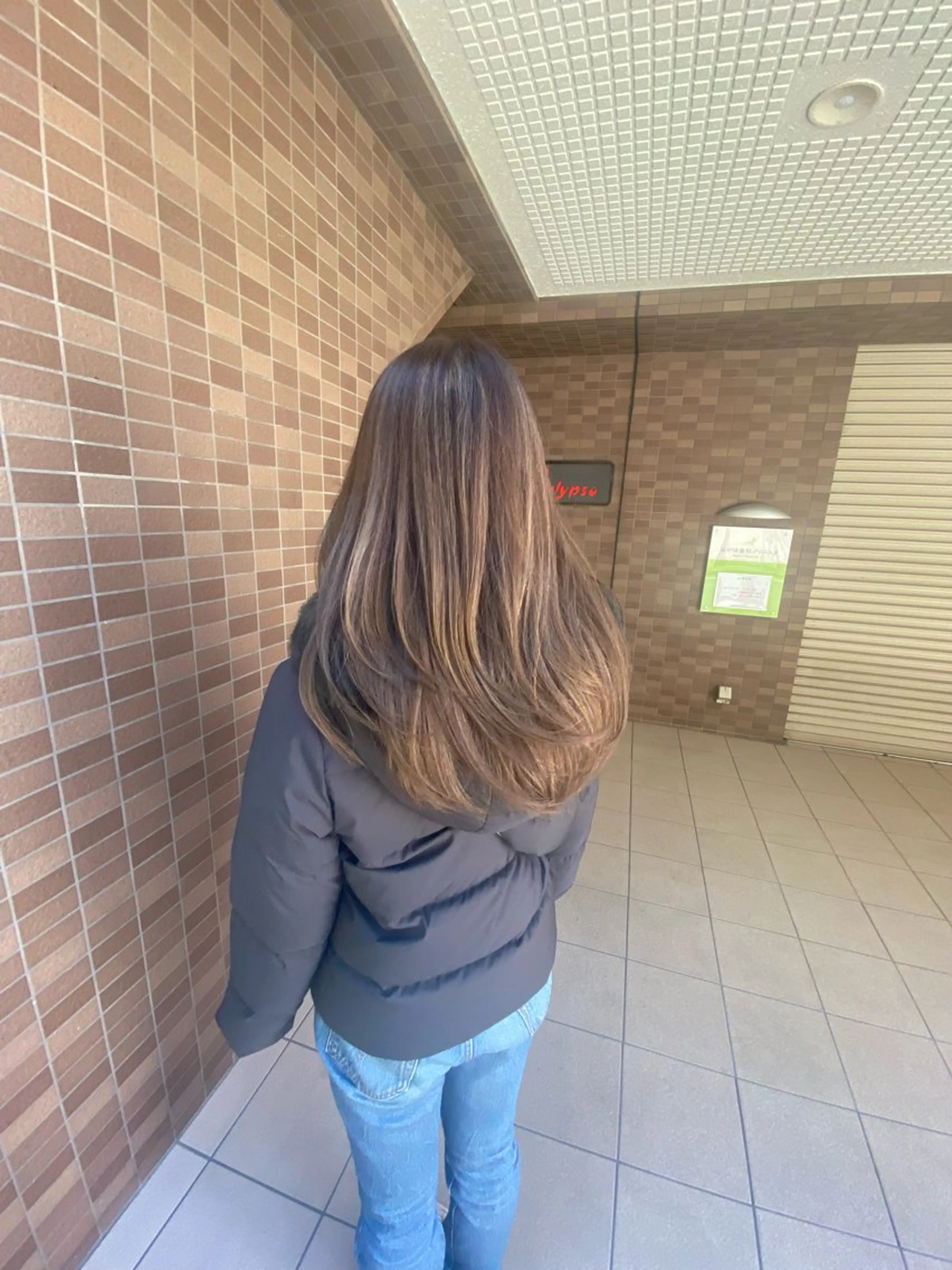 ロング ハイライト レイヤーカット 青山 光のヘアスタイル