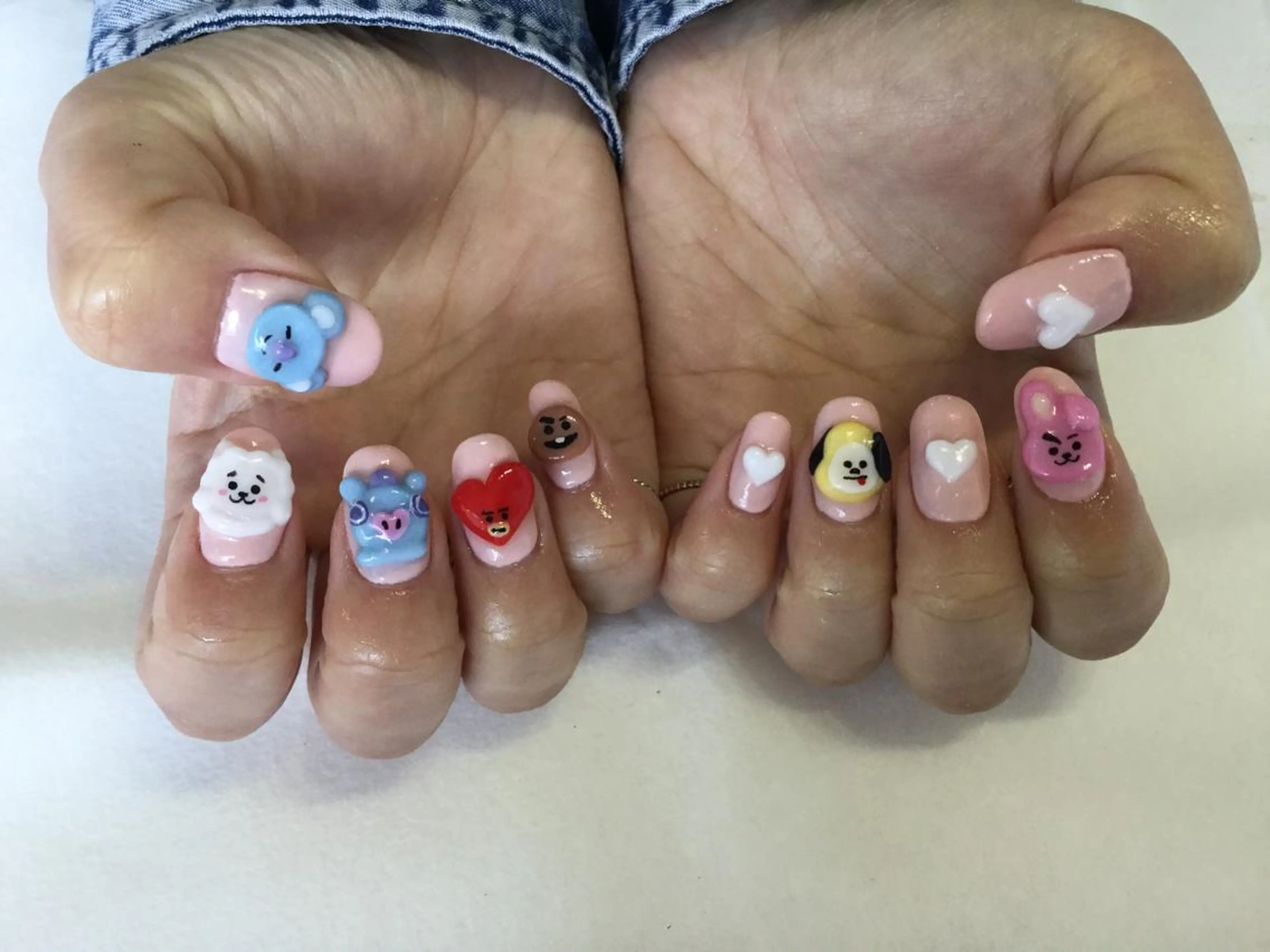 ネイル ハンドネイル 💎🐰 saki. m 🐰💎のネイルデザイン