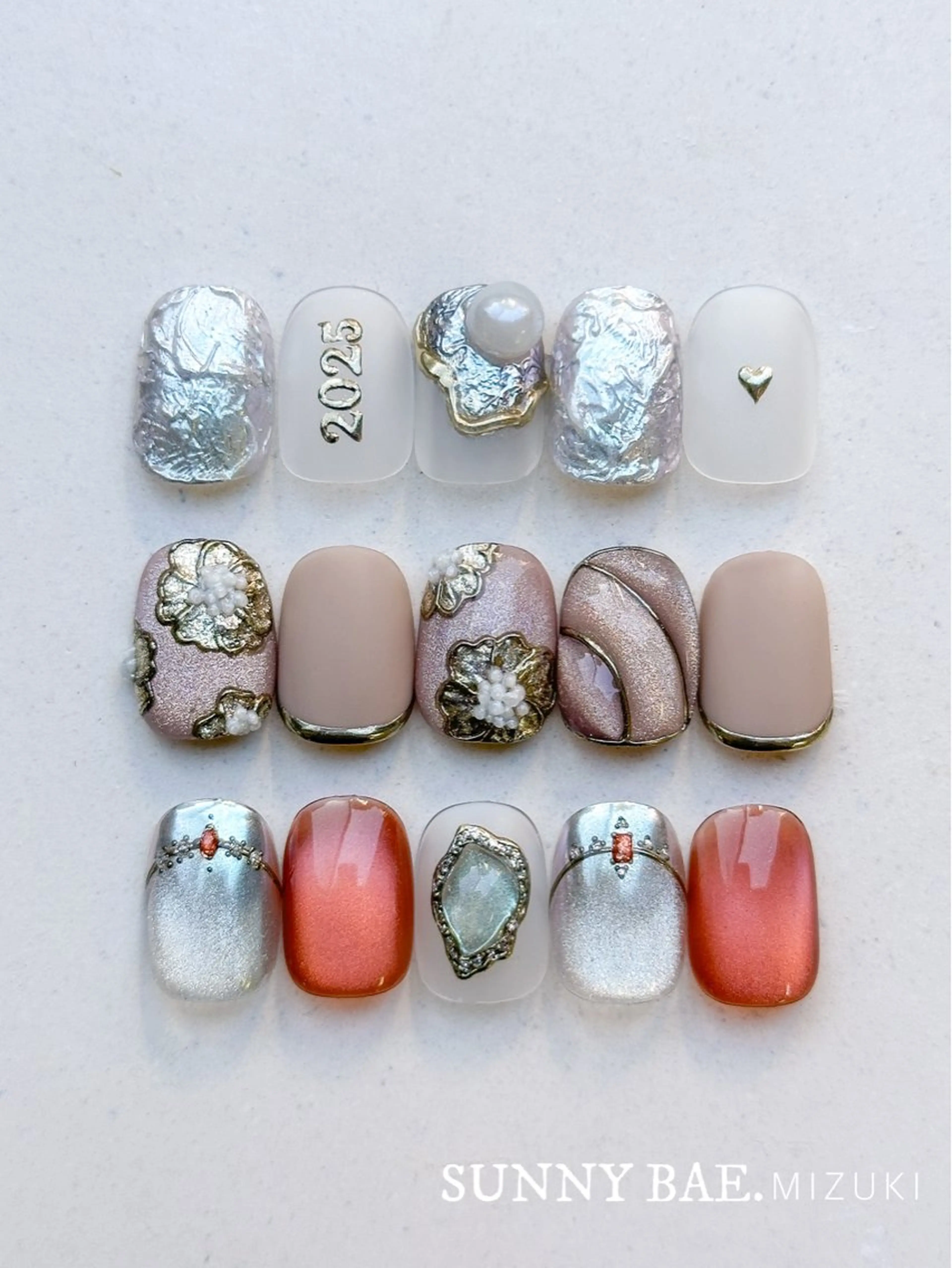 ネイル 成人式 マグネットネイル ミラーネイル ニュアンスネイル 冬ネイル 🕊 MIZUKIのネイルデザイン
