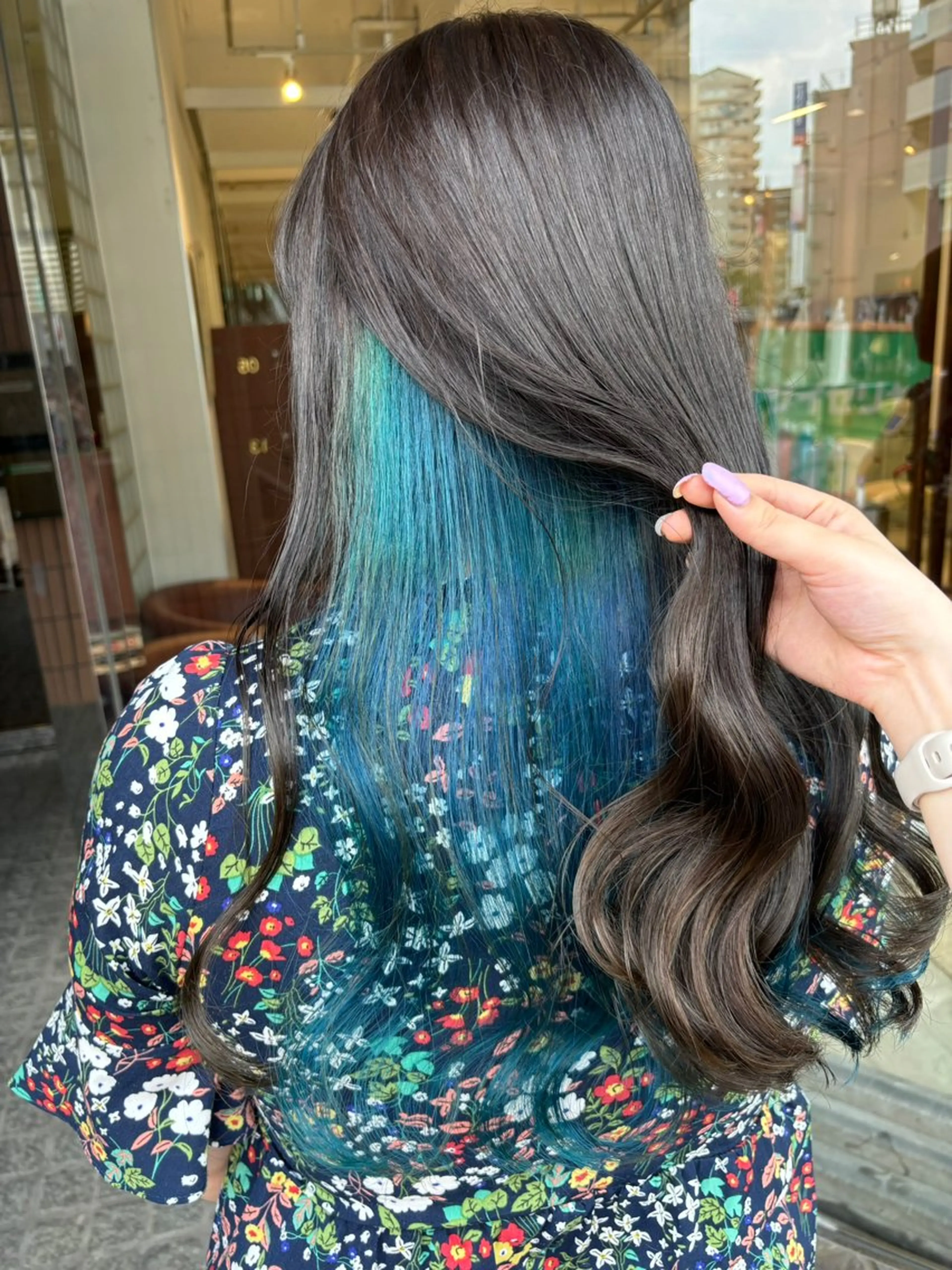 ロング カラー ブルーカラー ブラウンカラー 透明感カラー ダークブラウン インナーカラー 🍒ブリーチカラー 🍊暖水 まりあのヘアスタイル