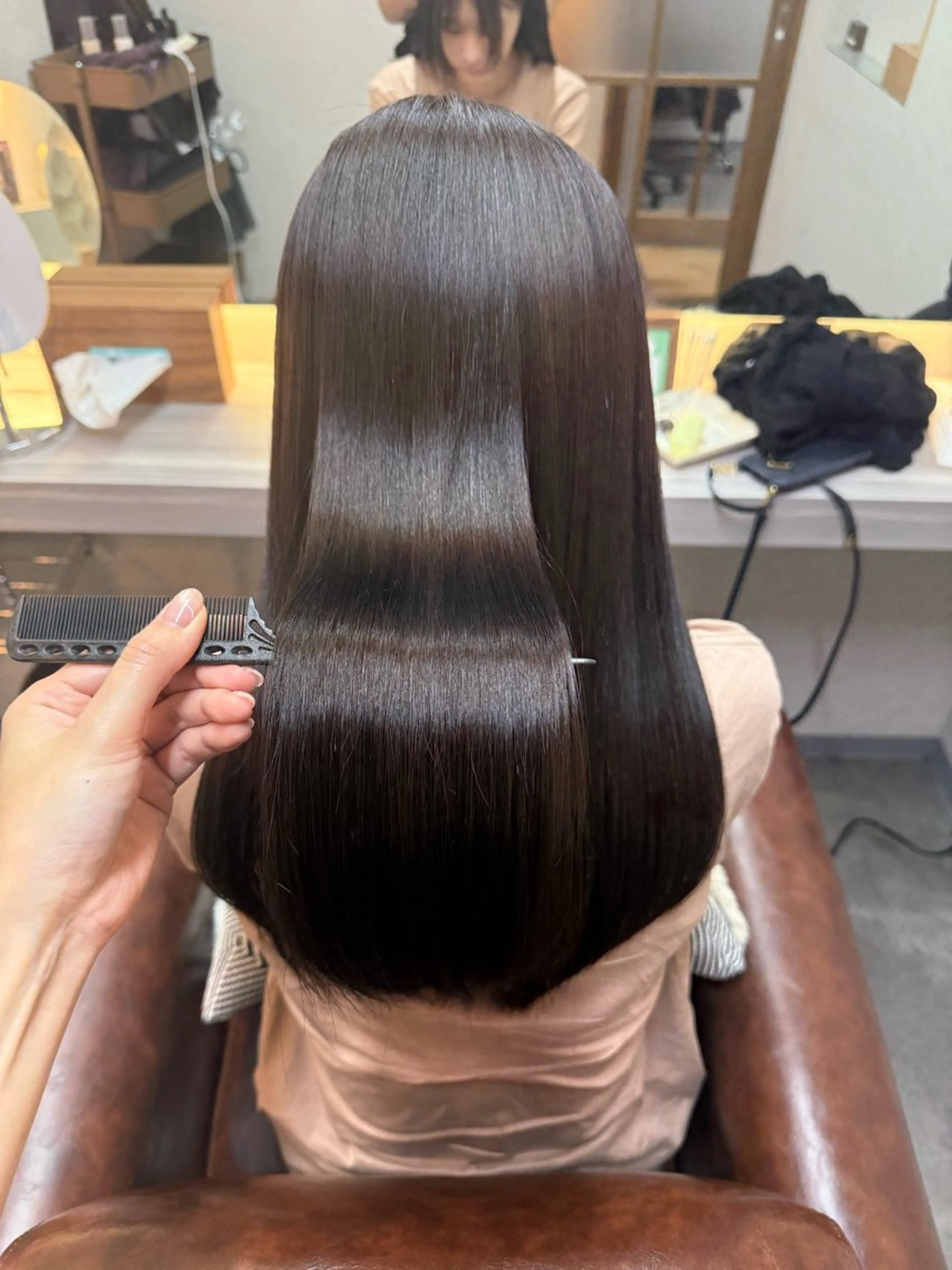 カット+艶ストレート+ウルトワトリートメントの写真