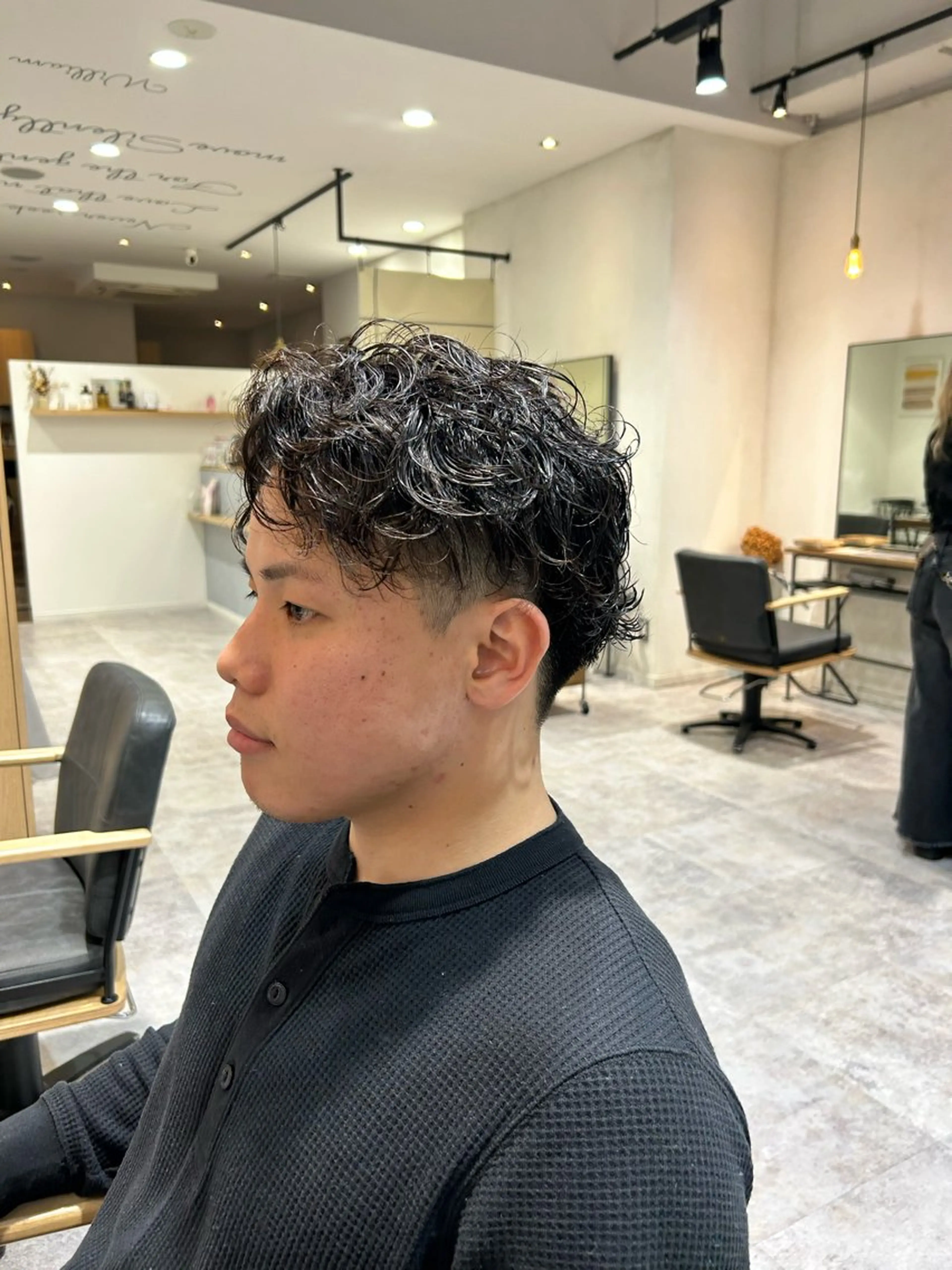 メンズ カット パーマ 日向|メンズ特化🔥 /レイヤーカット◎のヘアスタイル