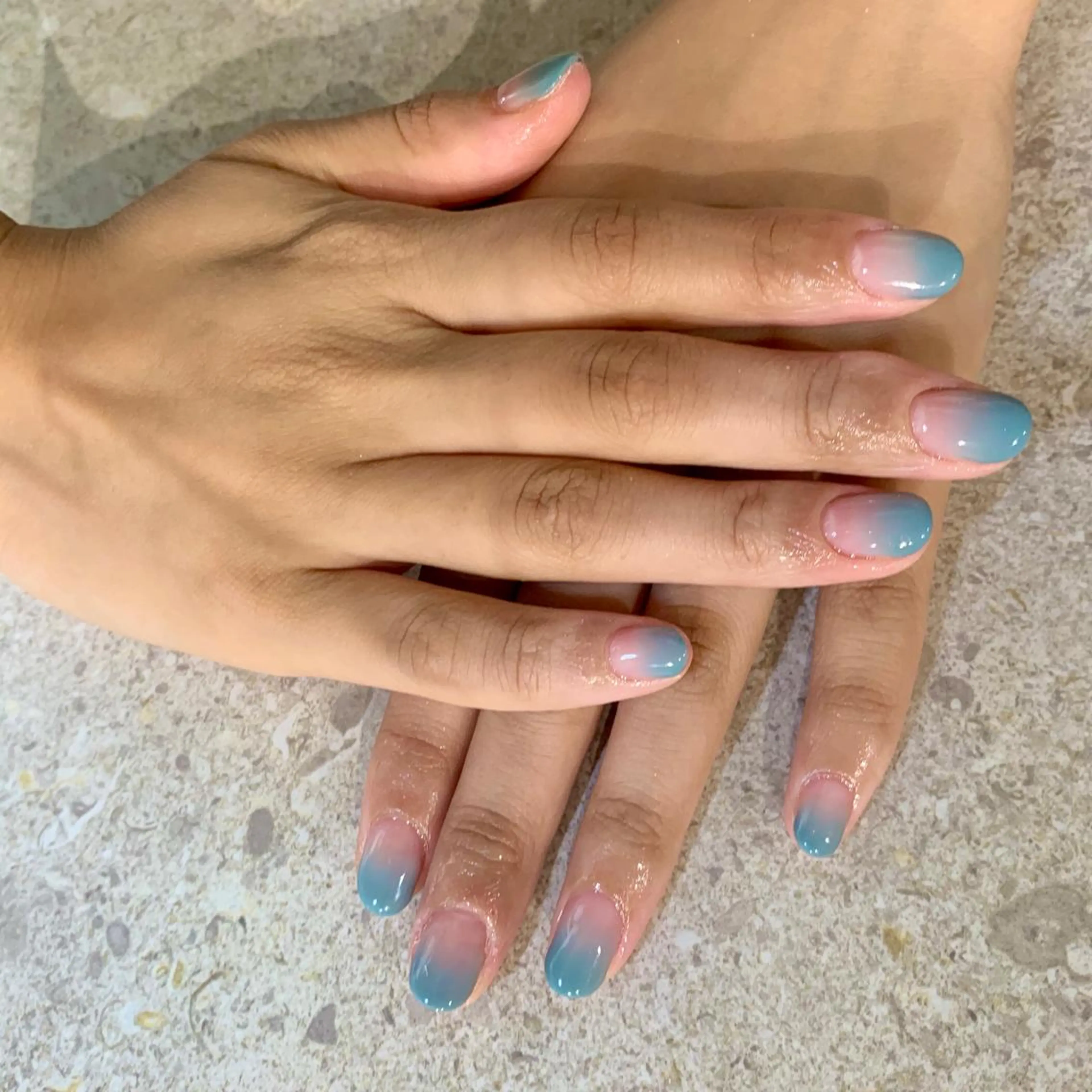 ネイル グラデーション esby Loely MIZUKIのネイルデザイン