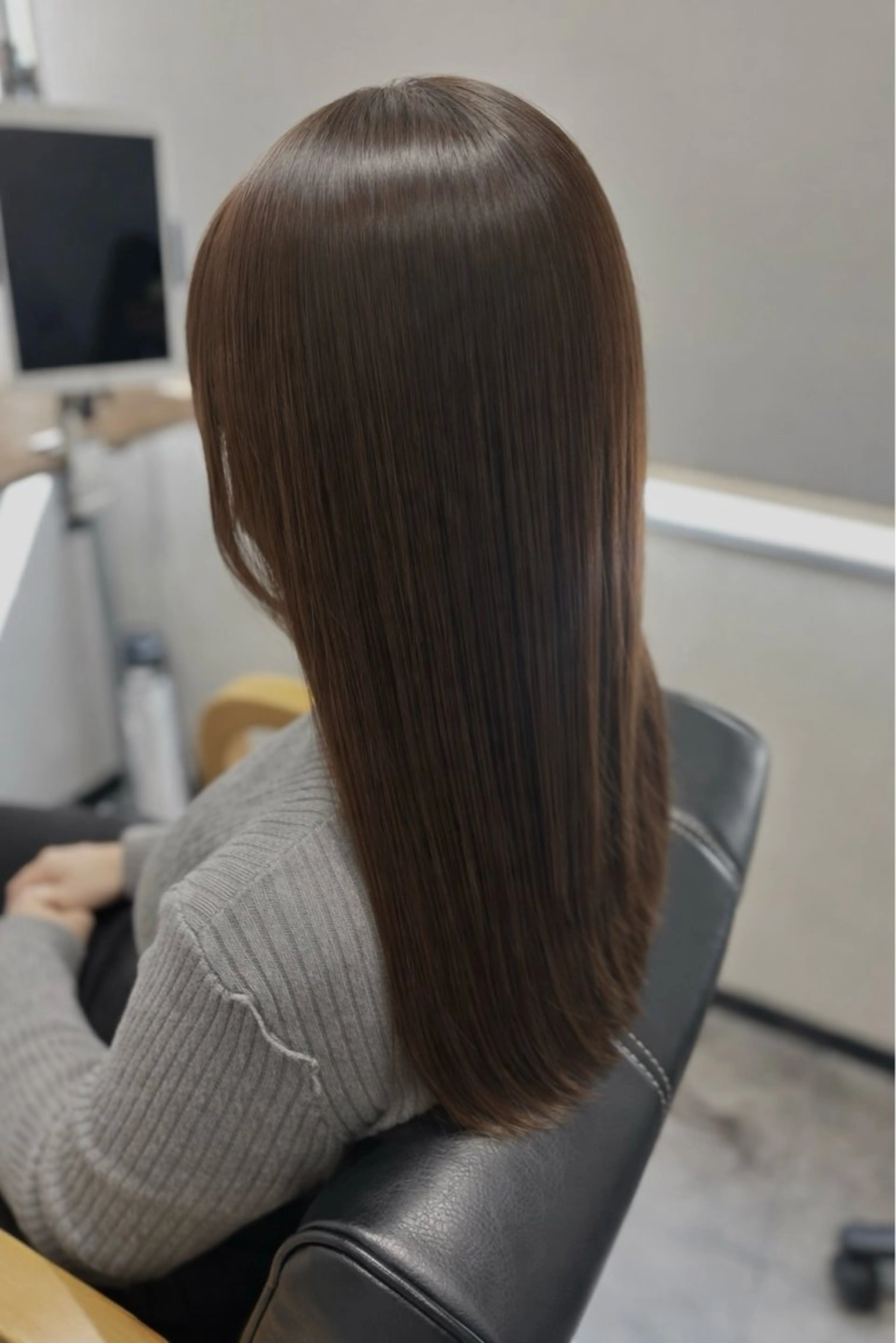 ミディアム カット ヘアカラー 白鳥 正孝のヘアスタイル