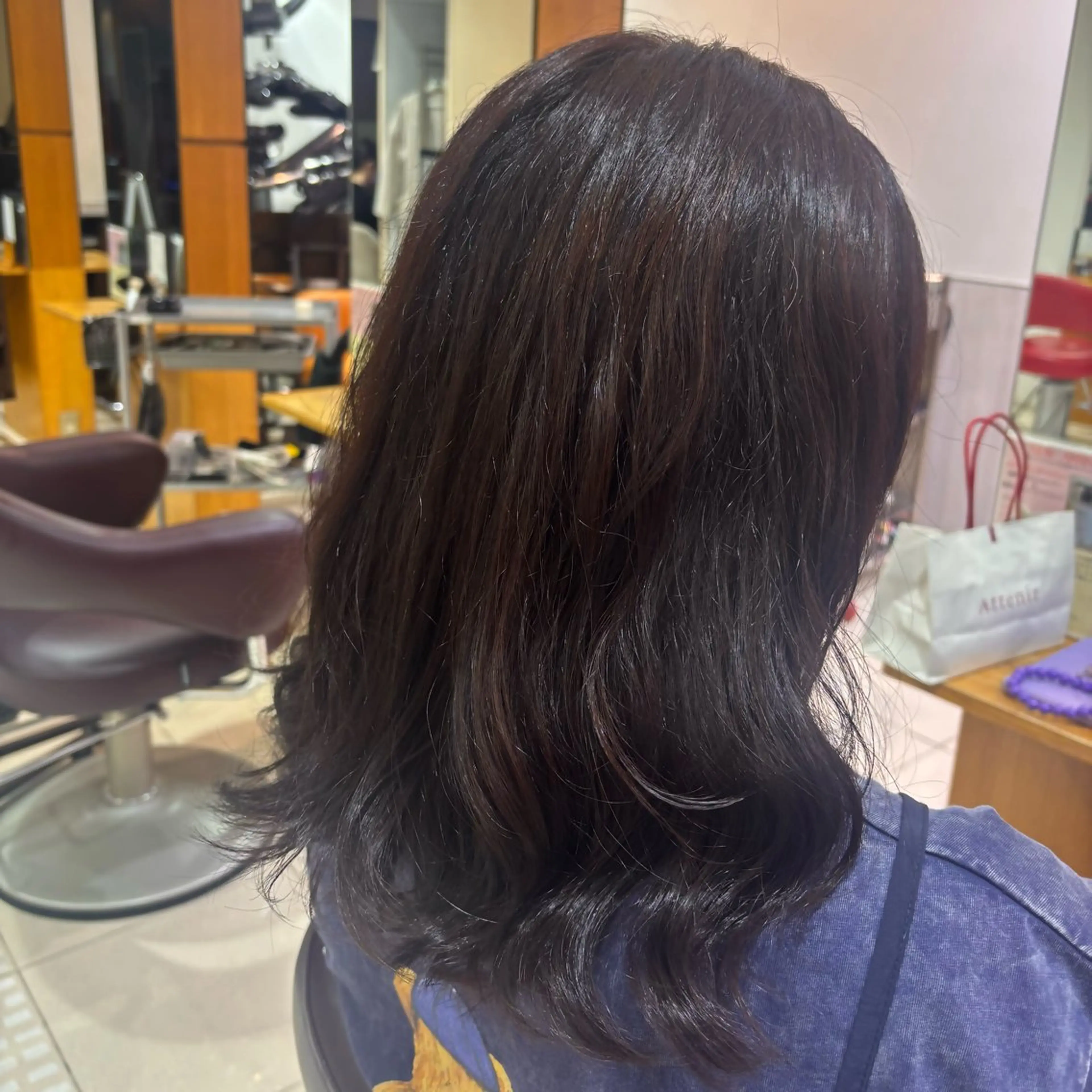 ミディアム カラー ミディアムパーマ ラベンダーカラー ラベンダーピンク ピンクカラー 顔周りカット 野口 実優のヘアスタイル