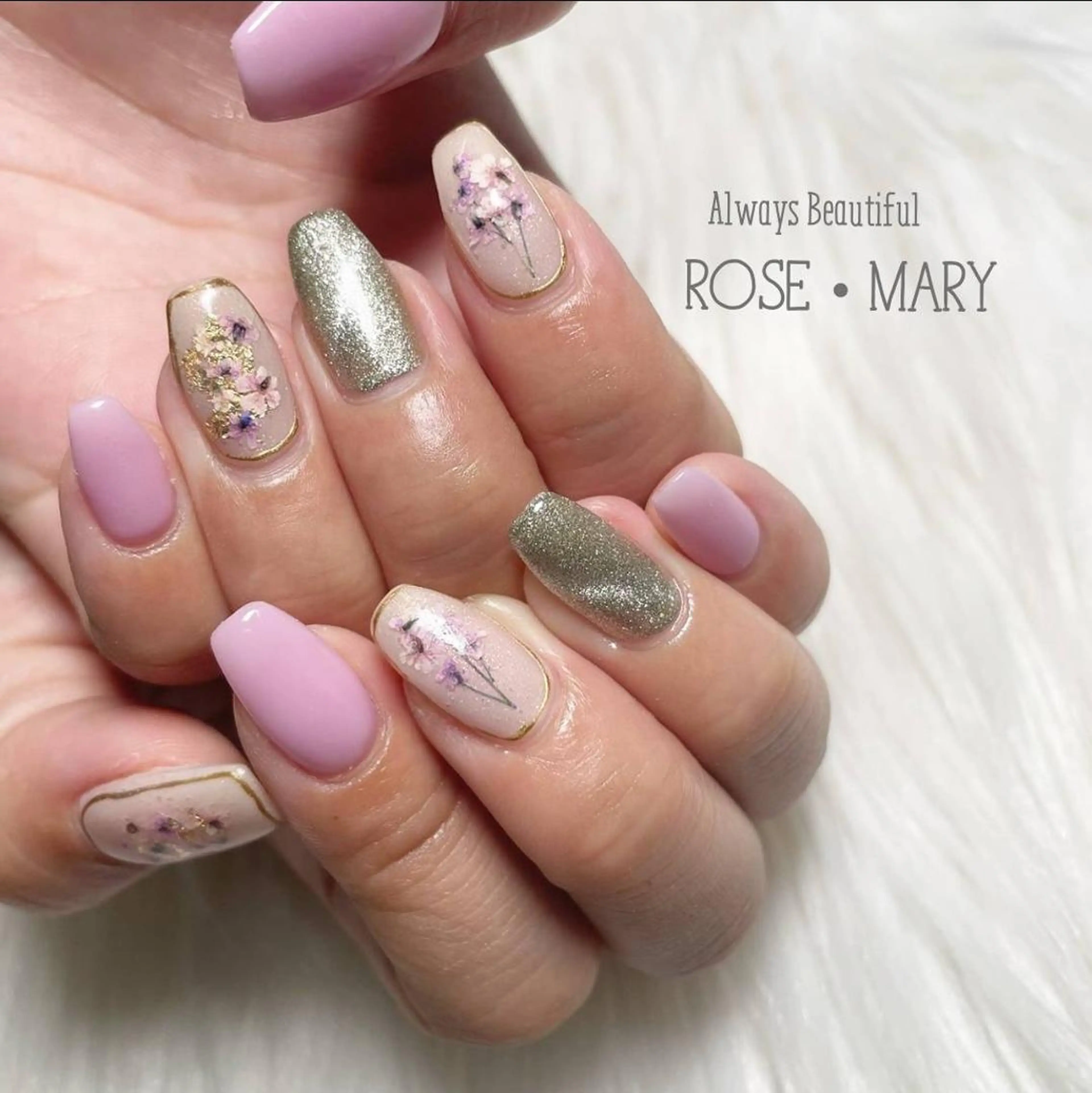 ネイル ROSE・ MARY 鈴木のネイルデザイン