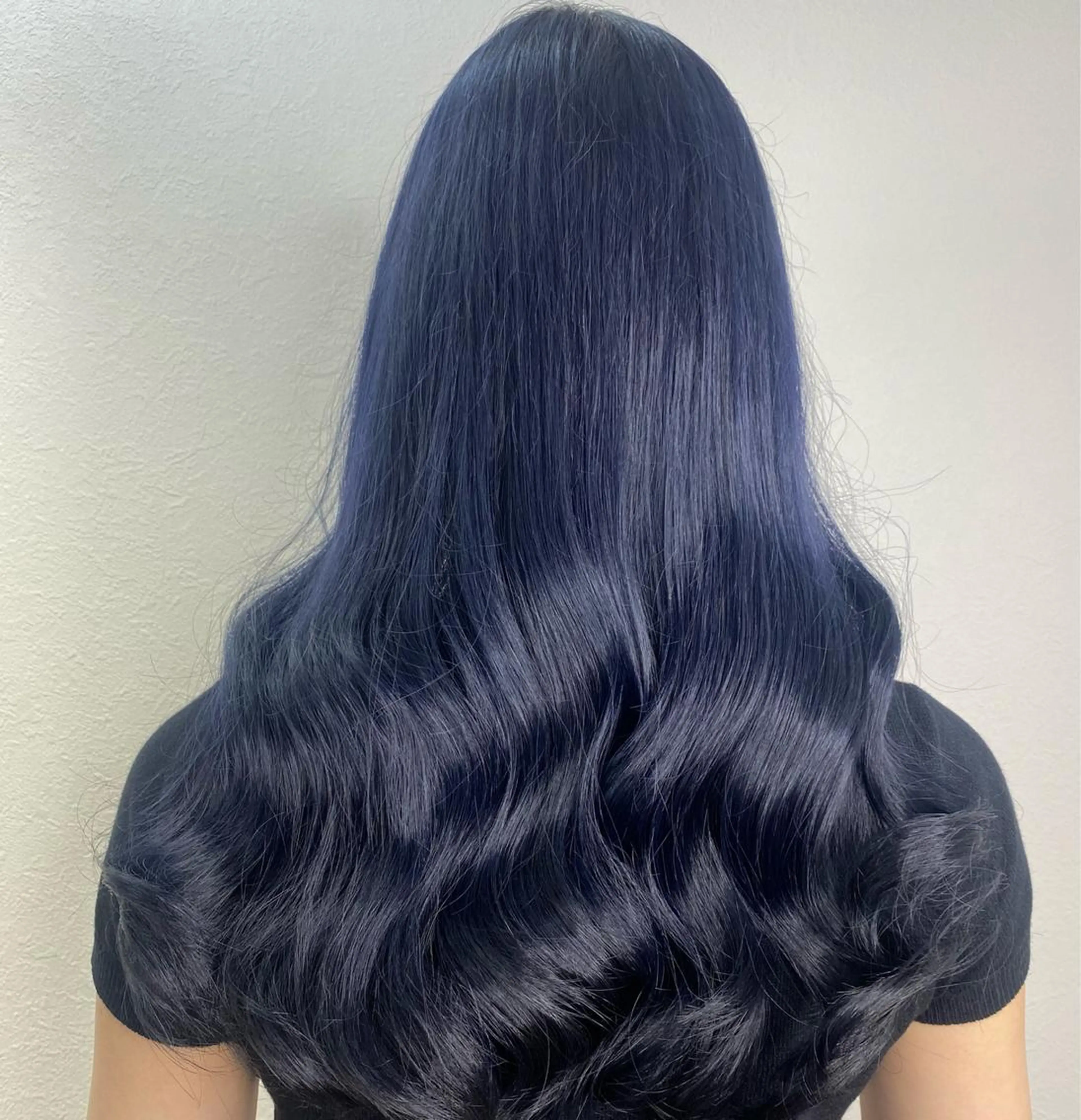 ロング カラー ハイトーンカラー ネイビーカラー 遠藤沙也加 /レイヤーカットのヘアスタイル