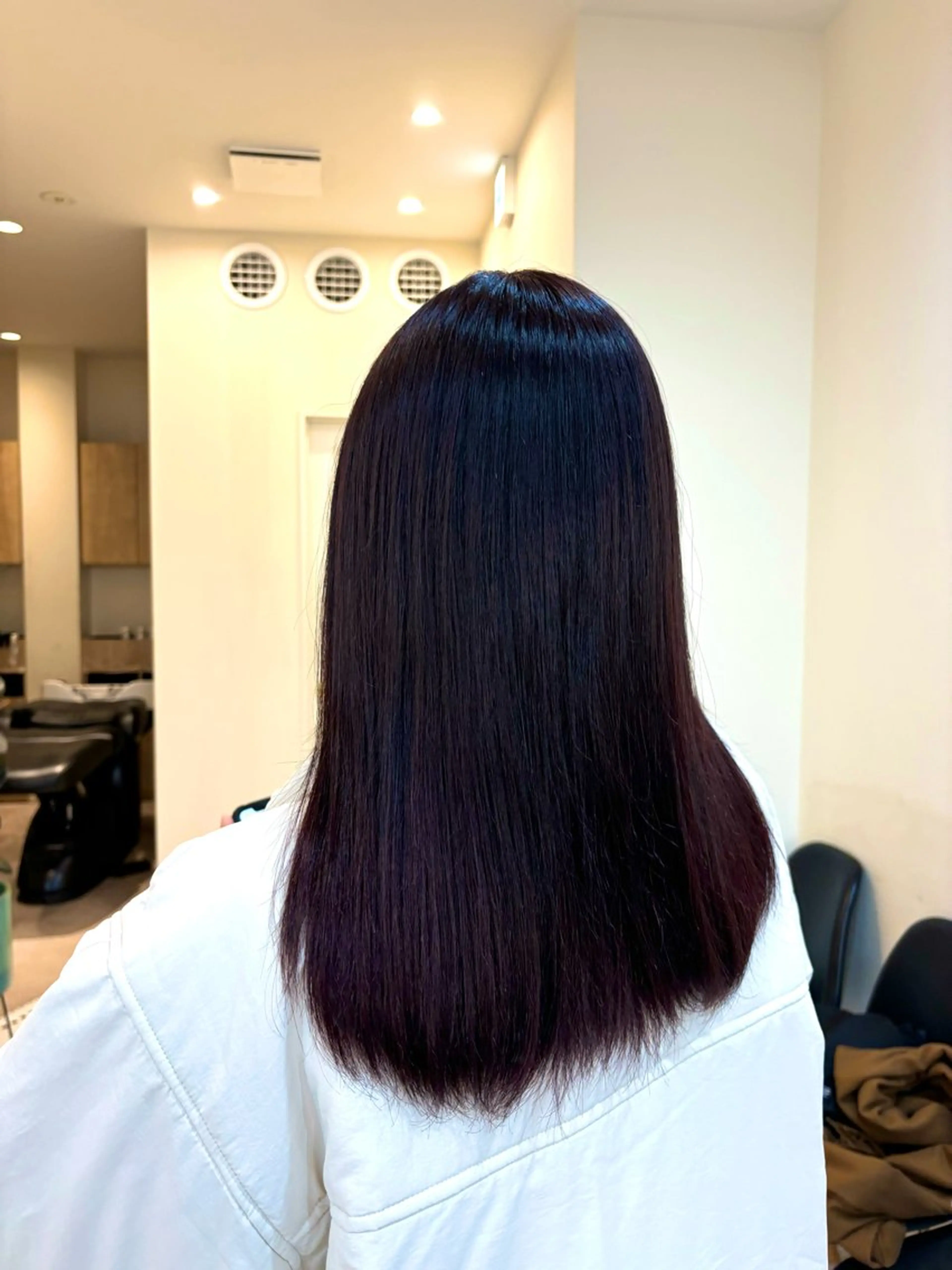 セミロング よこやま なぎさのヘアスタイル