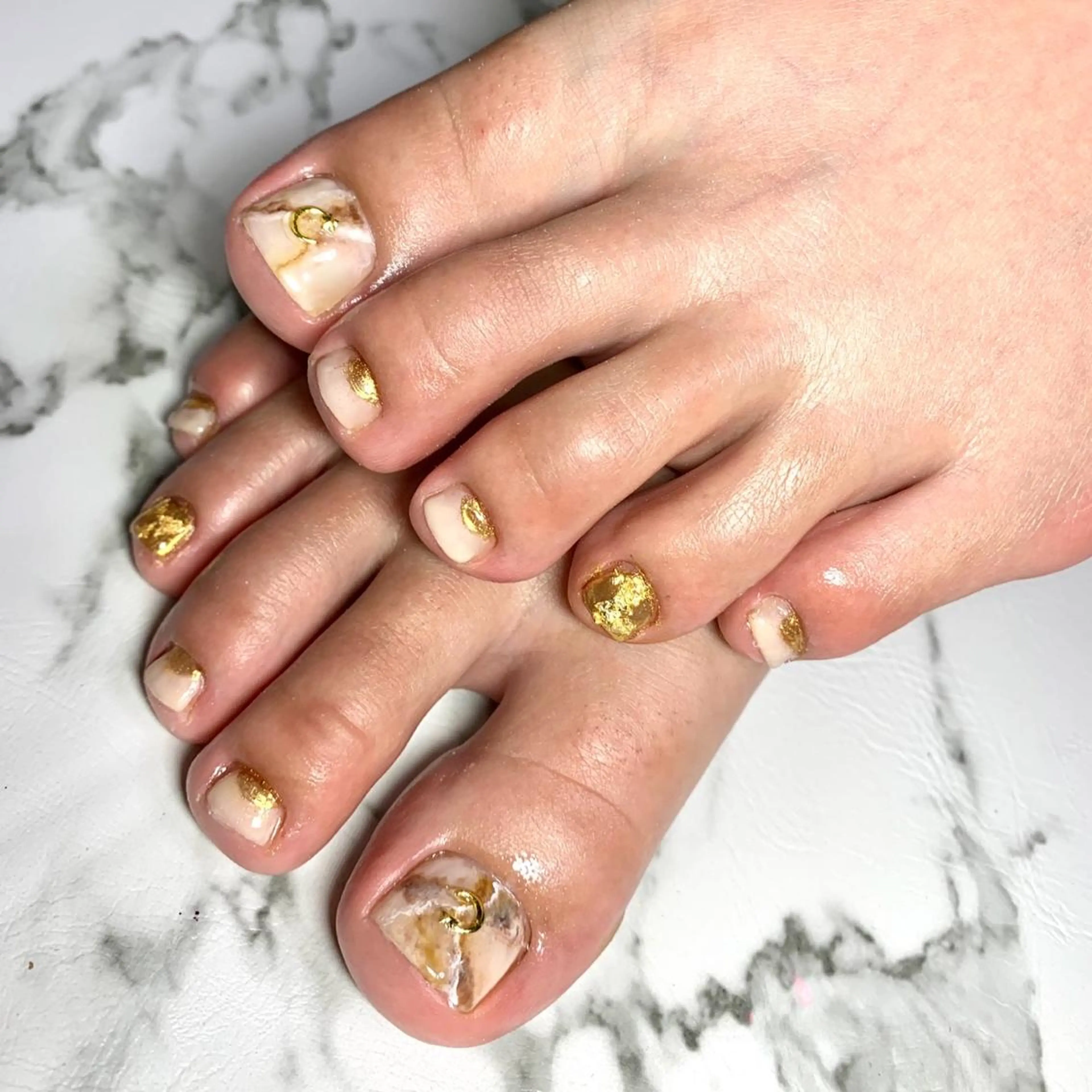 ネイル アニマル柄 アートネイル フットネイル ニュアンスネイル ネイルチップ x.1.0.nail ♡Cのネイルデザイン