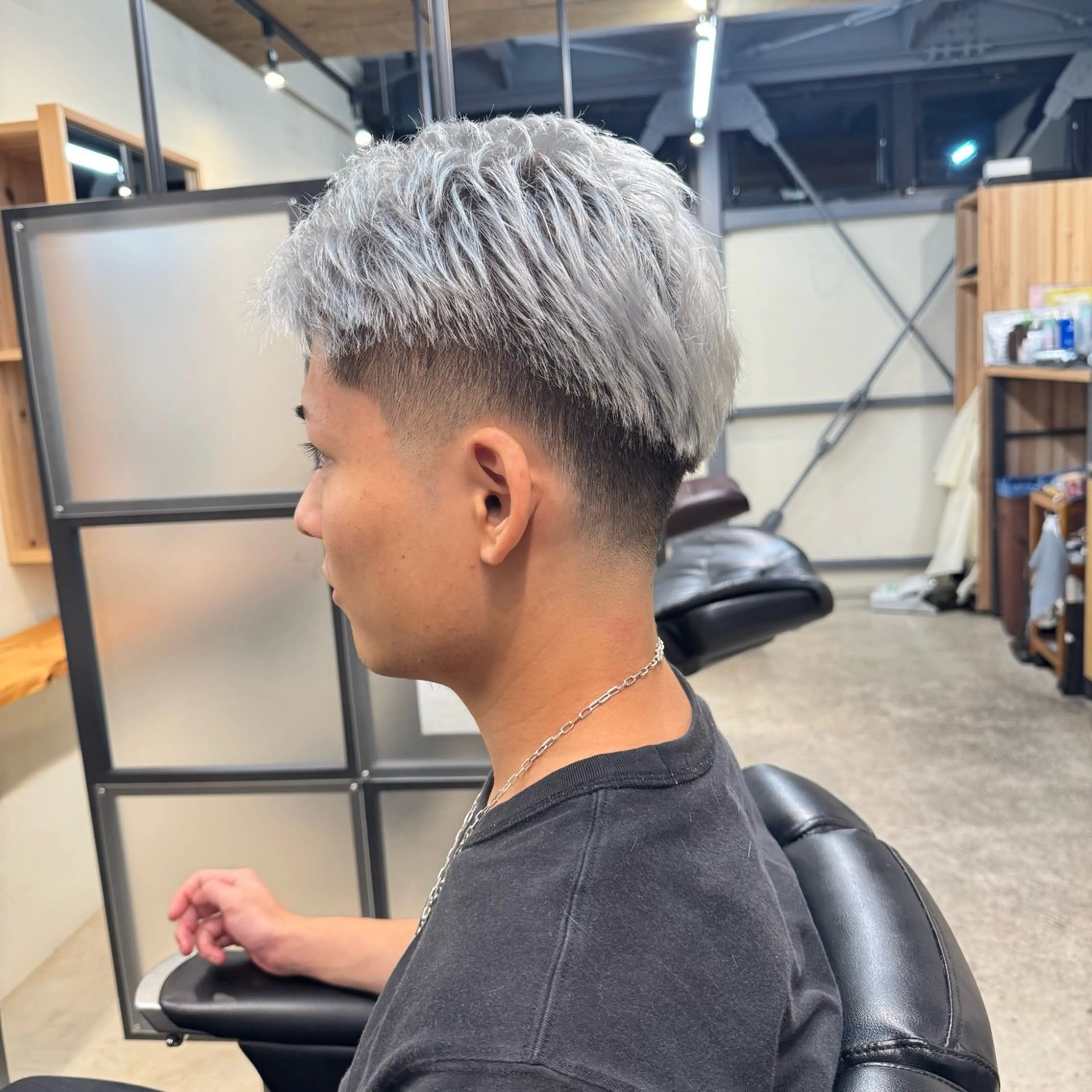 ショート カラー メンズ 梅本 淑人のヘアスタイル