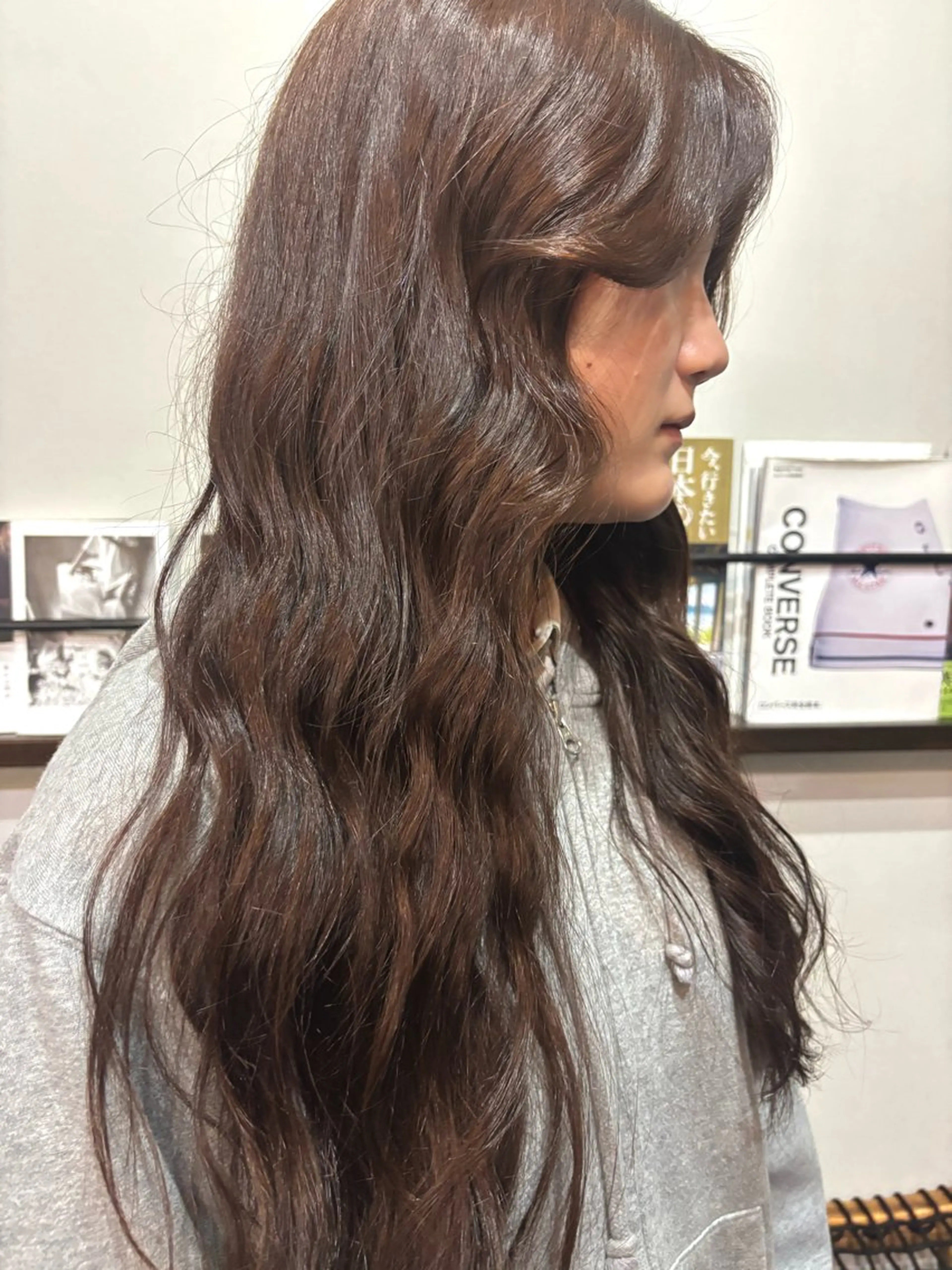 ロング カラー WAVE所属・井本 早紀のヘアスタイル