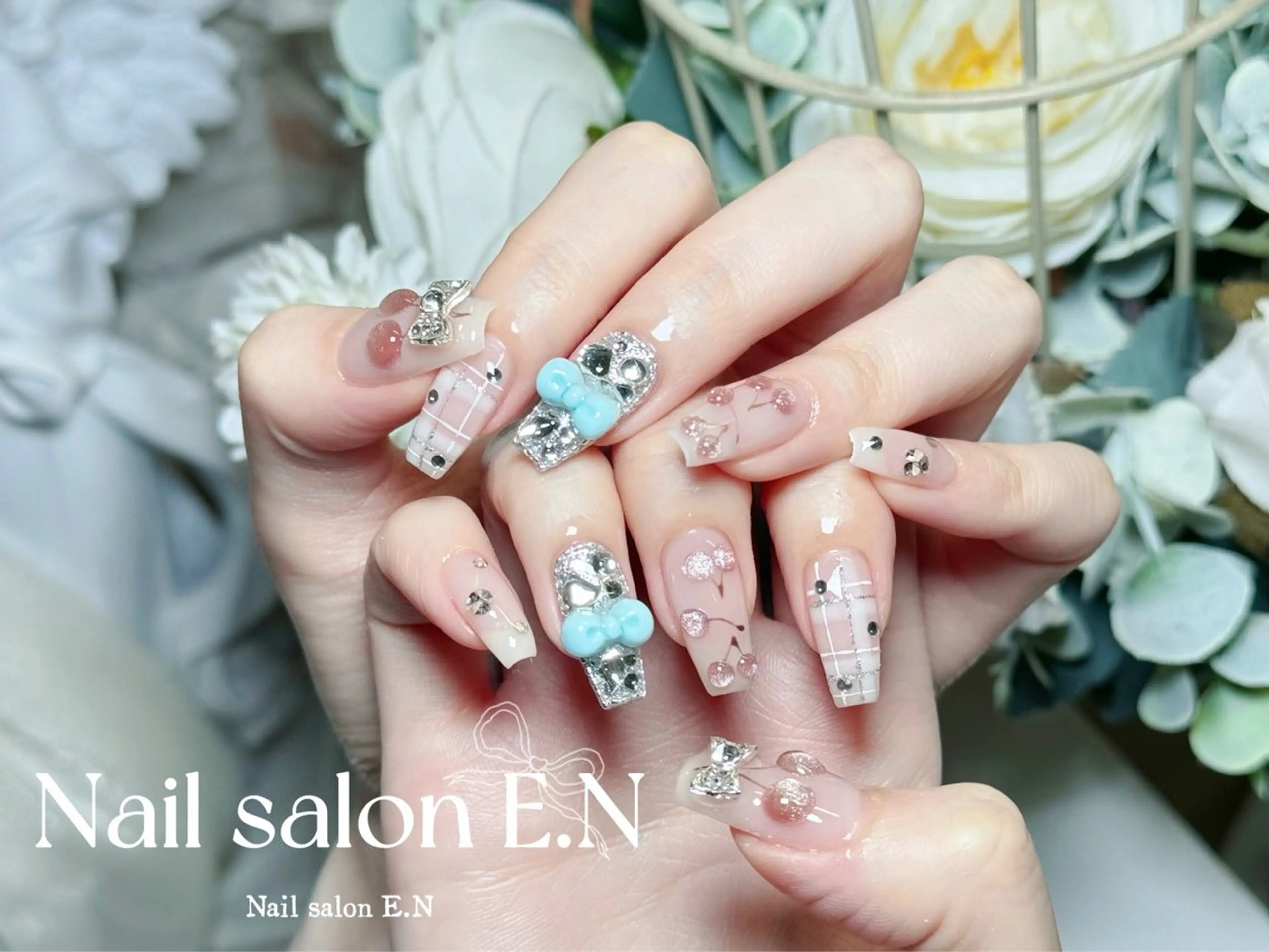 ネイル アートネイル オーロラネイル ブラウン クリアネイル フレンチネイル ハンドネイル E.N🦋 長さ出し/持ち込みのネイルデザイン