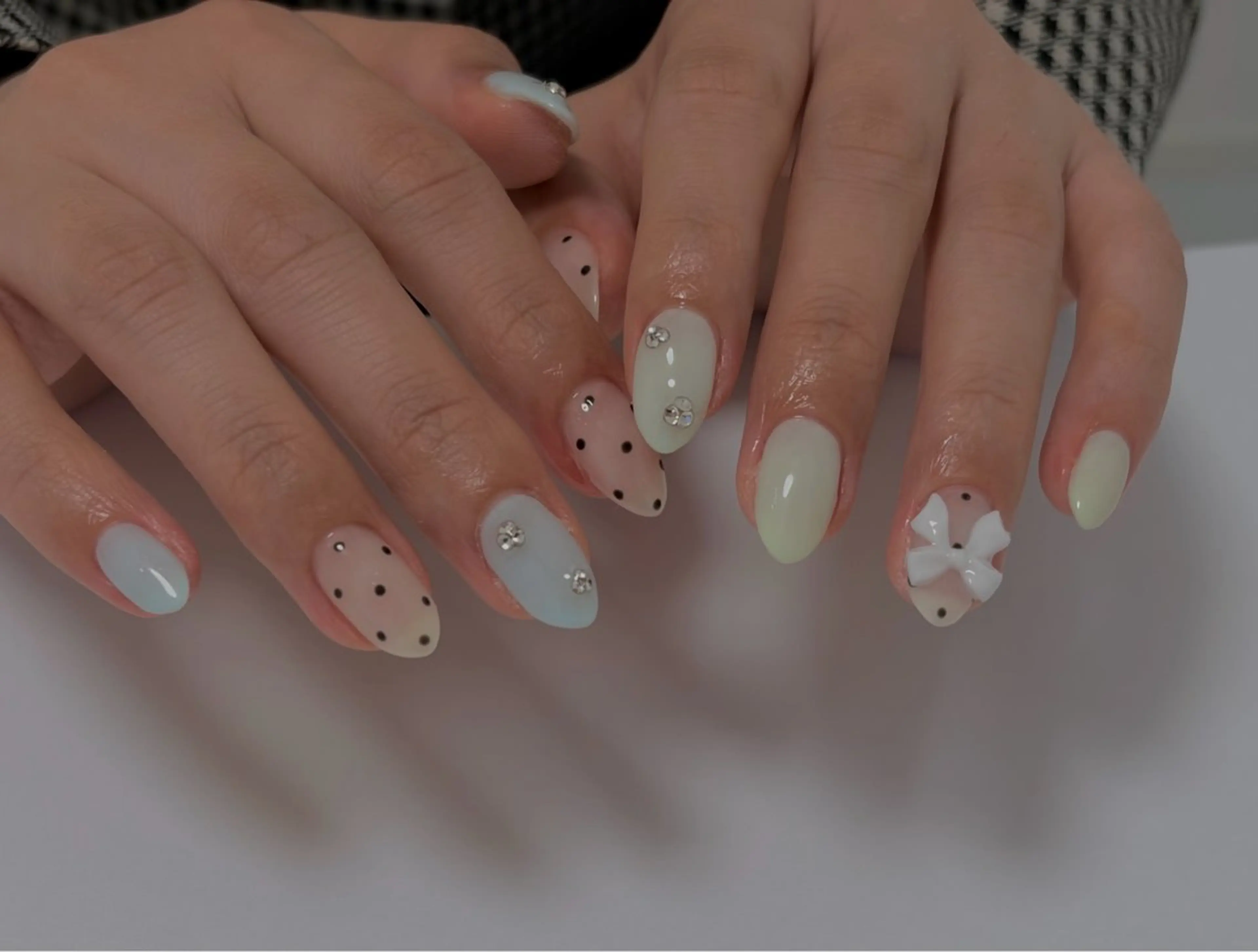 ネイル ドット リボン ハンドネイル nayu nailのネイルデザイン
